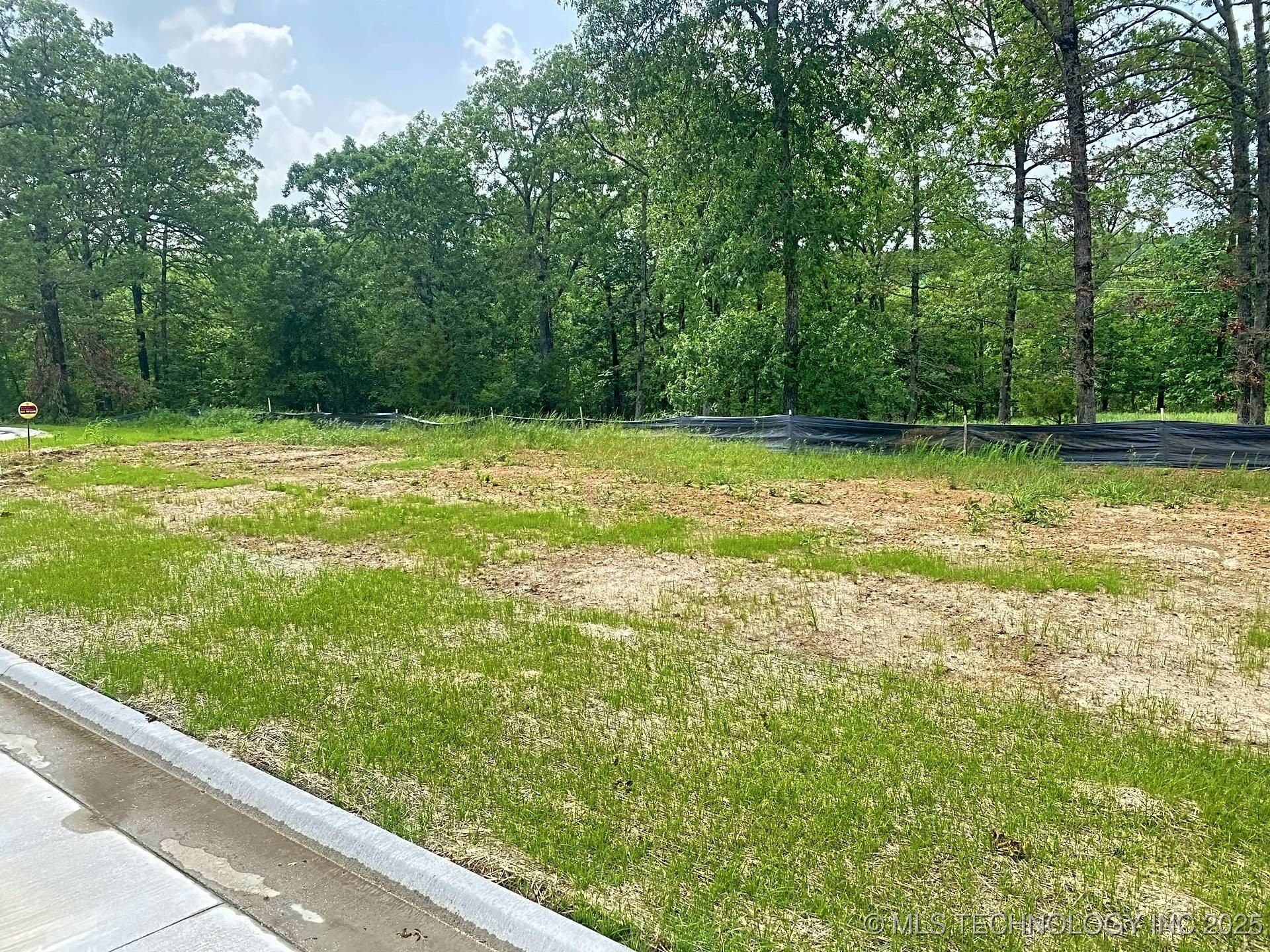 811 Winsor Place Property Photo 8