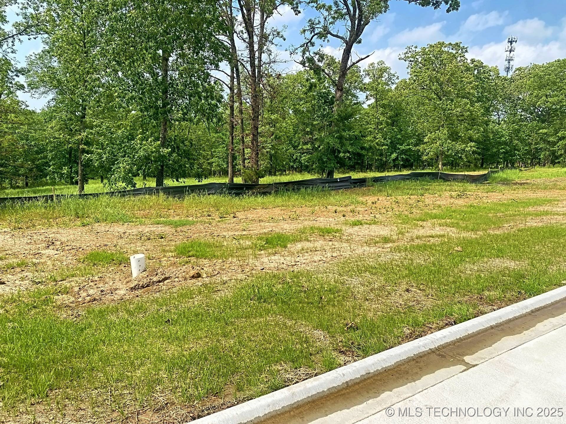 811 Winsor Place Property Photo 9