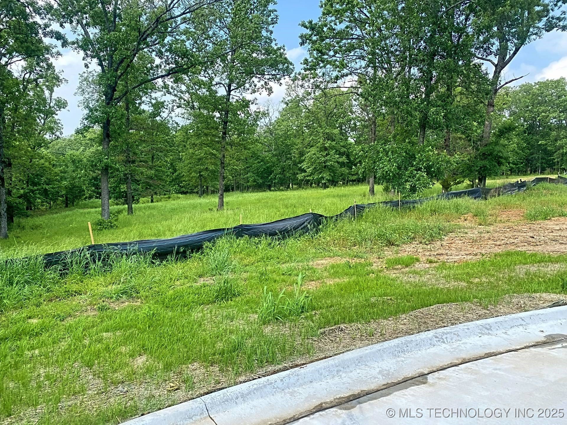 831 Winsor Place Property Photo 7