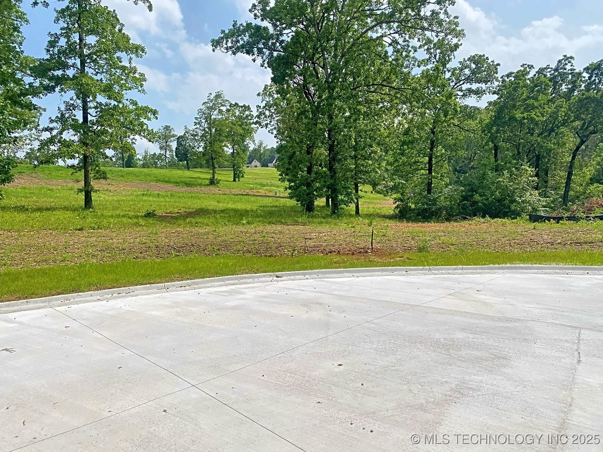 824 Winsor Place Property Photo 8