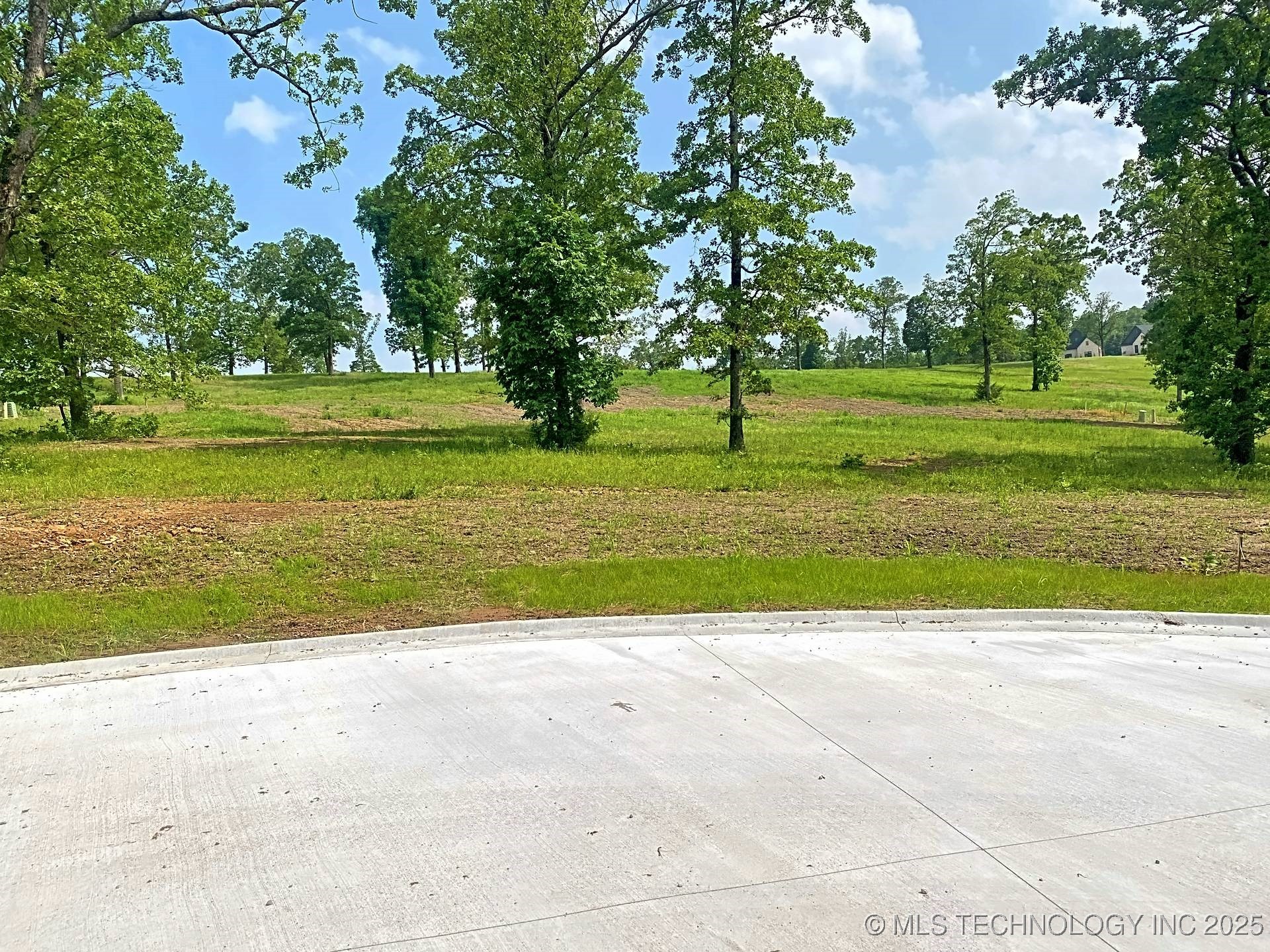 824 Winsor Place Property Photo 9