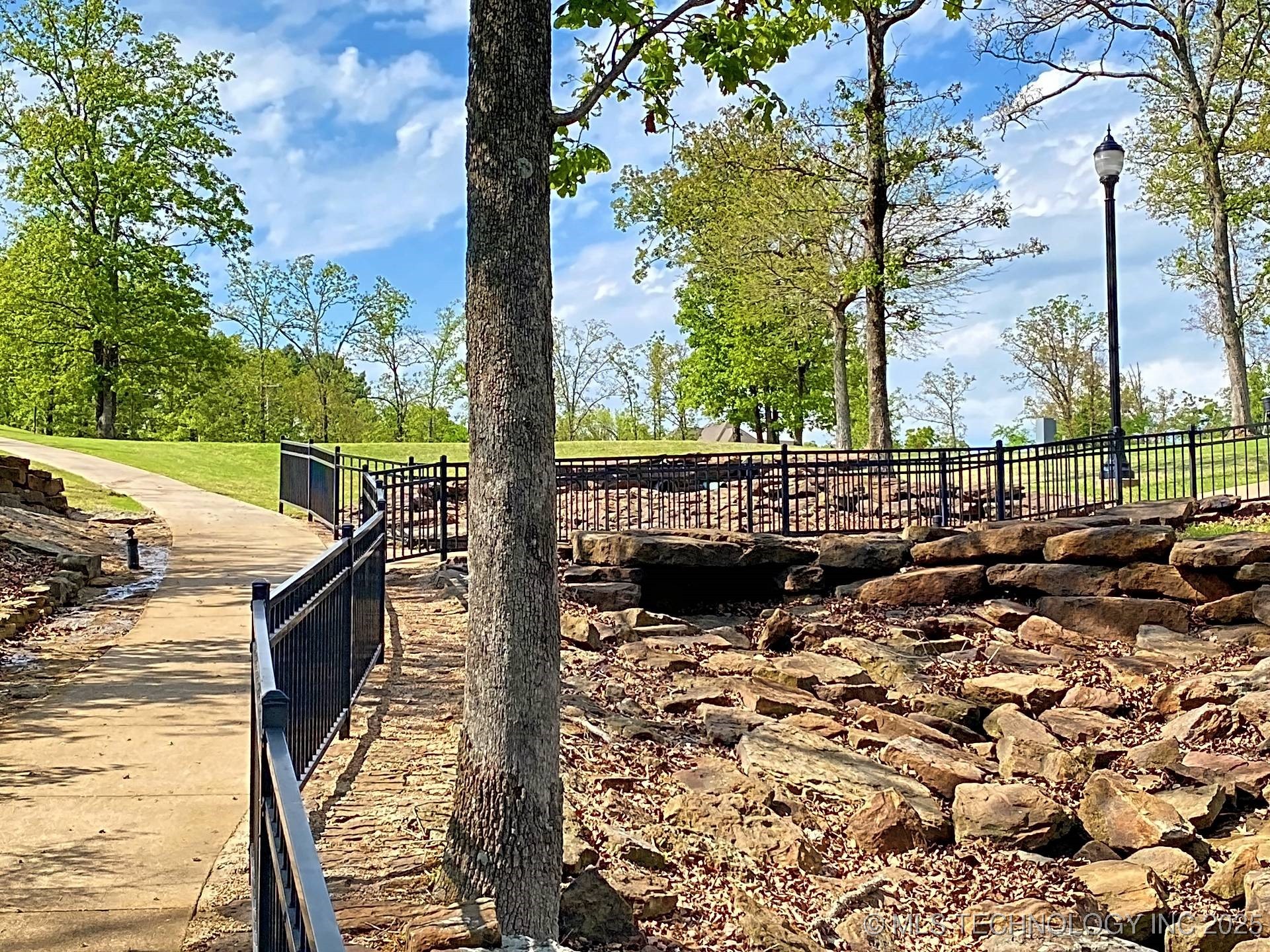 810 Winsor Place Property Photo 14