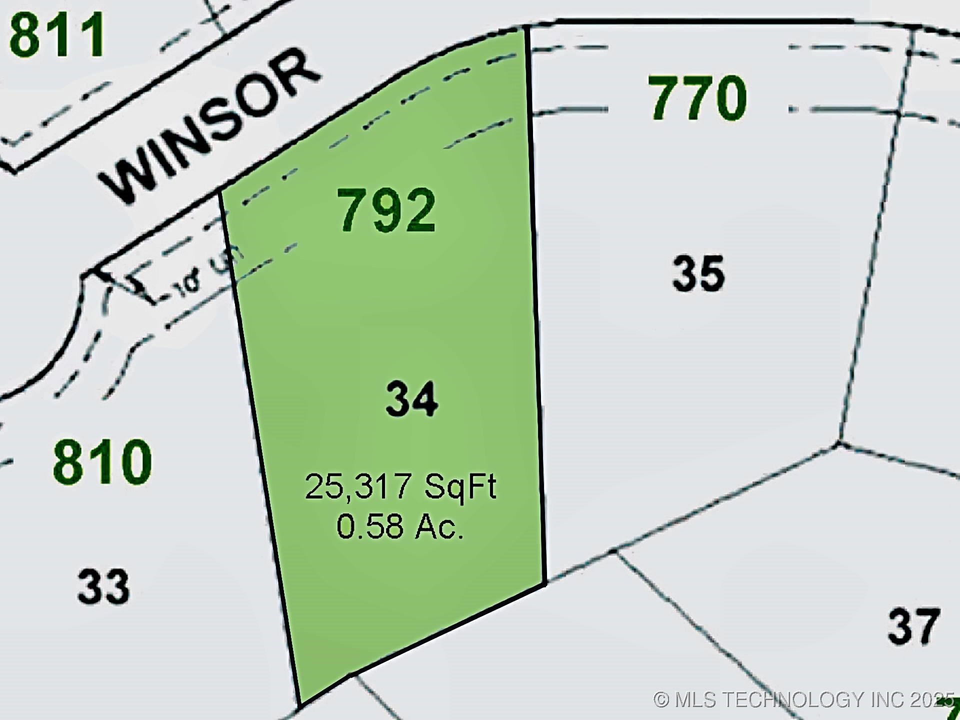 792 Winsor Place Property Photo 5