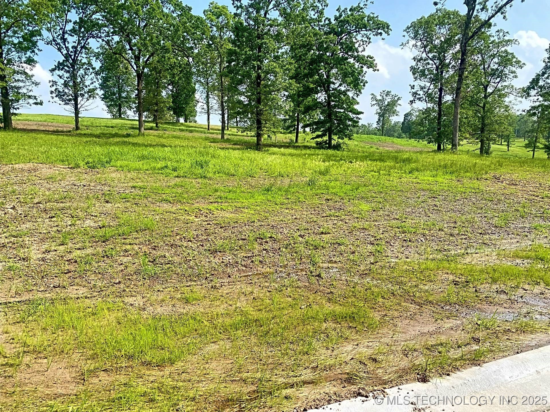 792 Winsor Place Property Photo 7