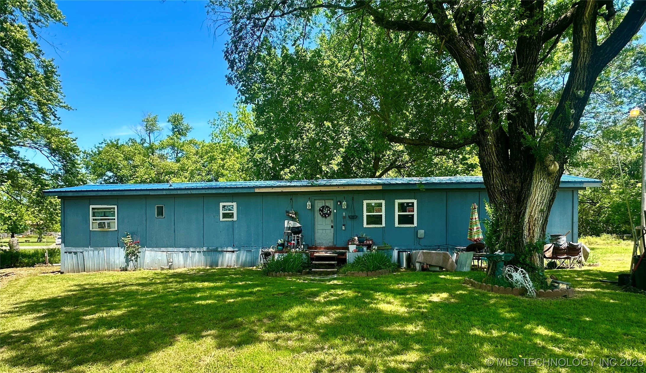 310 E Audd Avenue Property Photo 1