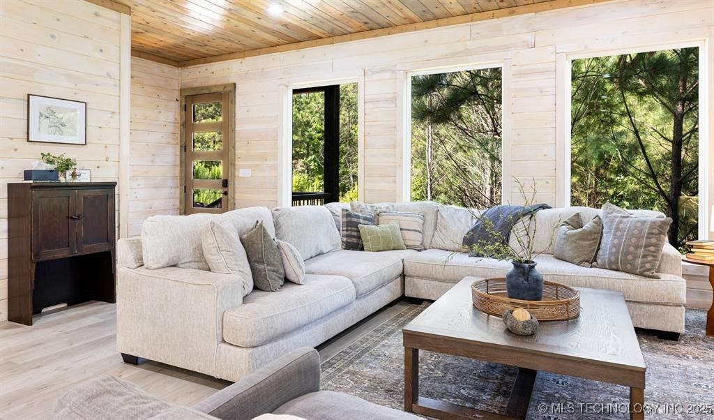 62 Hickory Canyon Trail Property Photo 5