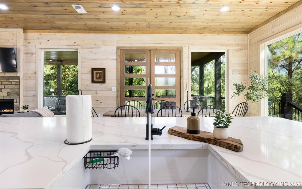 62 Hickory Canyon Trail Property Photo 8