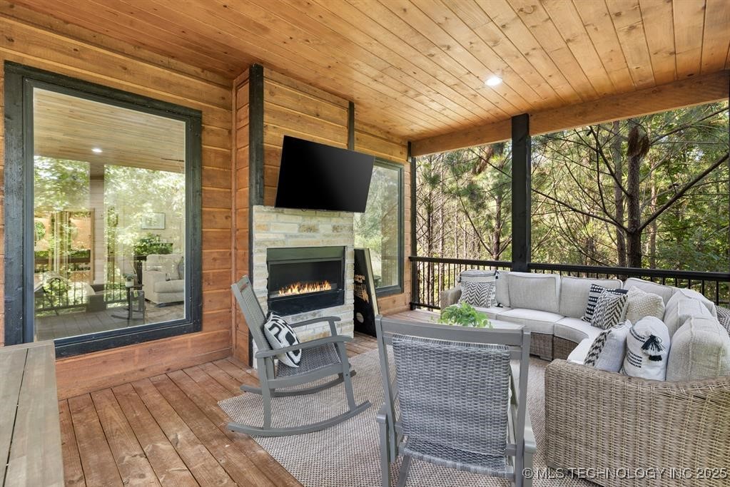 62 Hickory Canyon Trail Property Photo 10