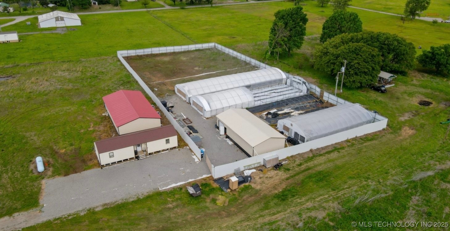 44753 W 51st Street S Property Photo 2