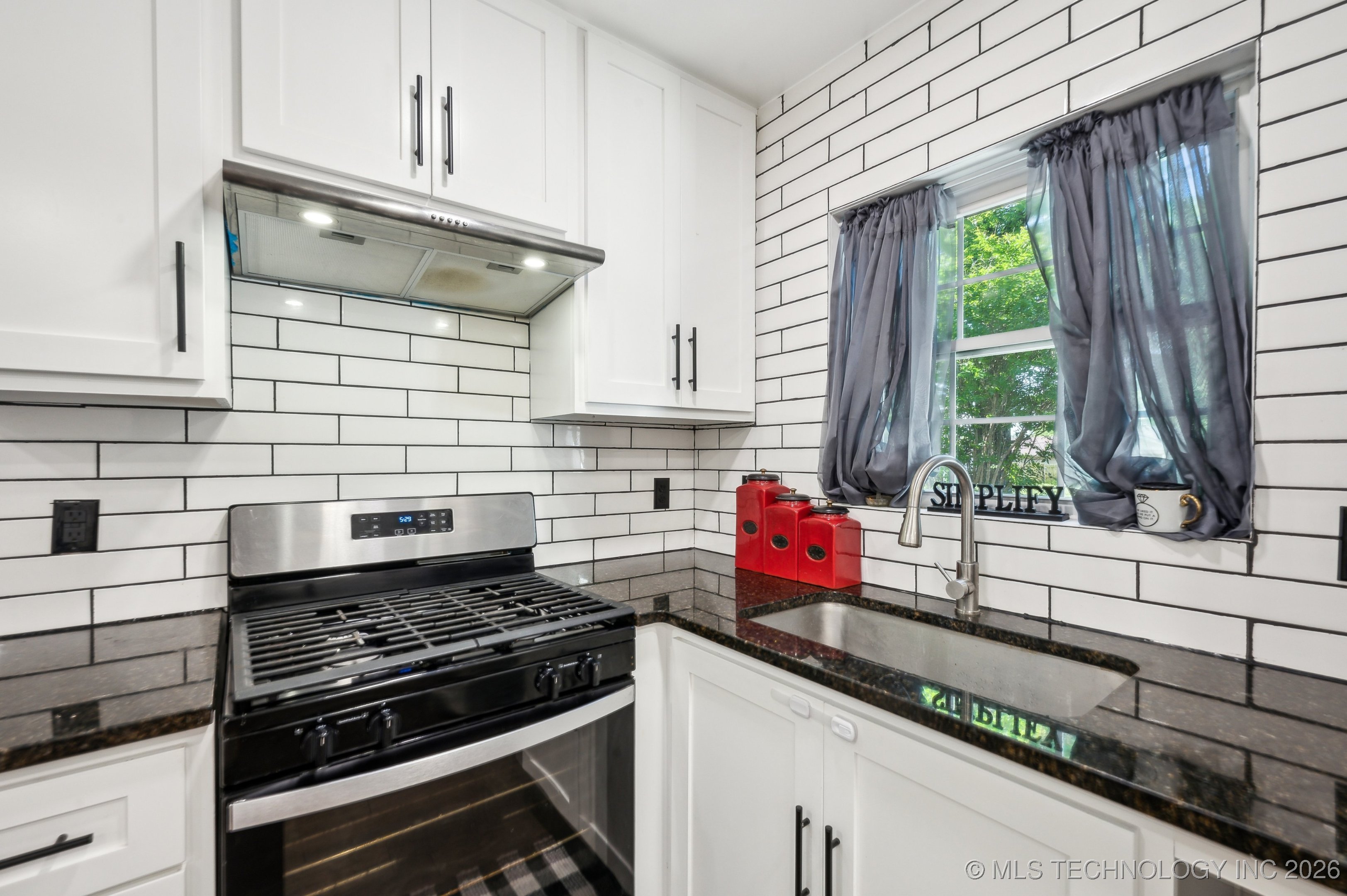 610 E 4th Avenue Property Photo 8