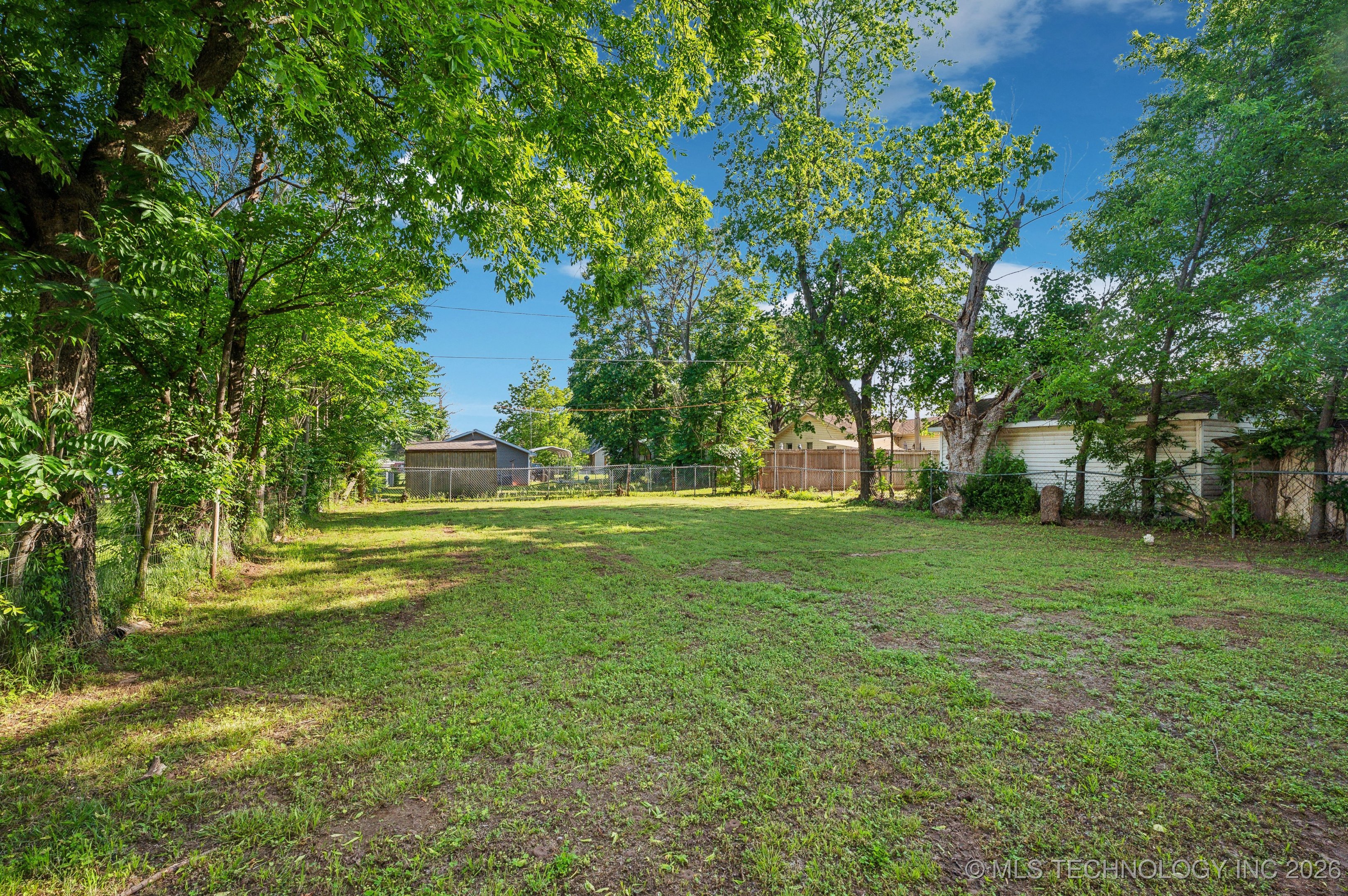 610 E 4th Avenue Property Photo 18