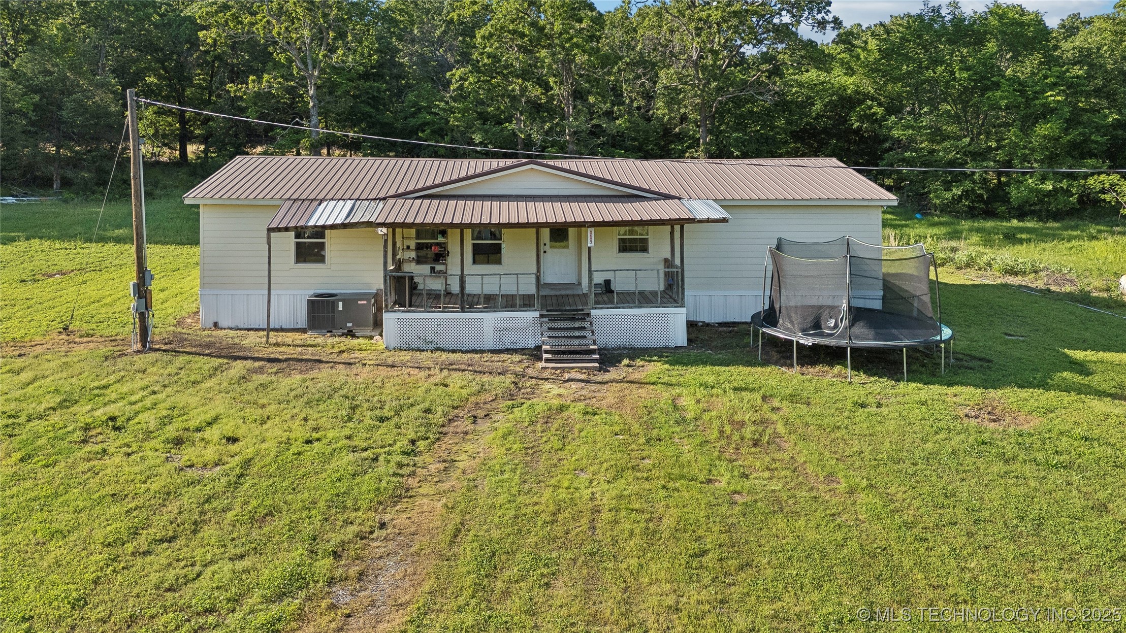 8683 N 436 Road Property Photo 2