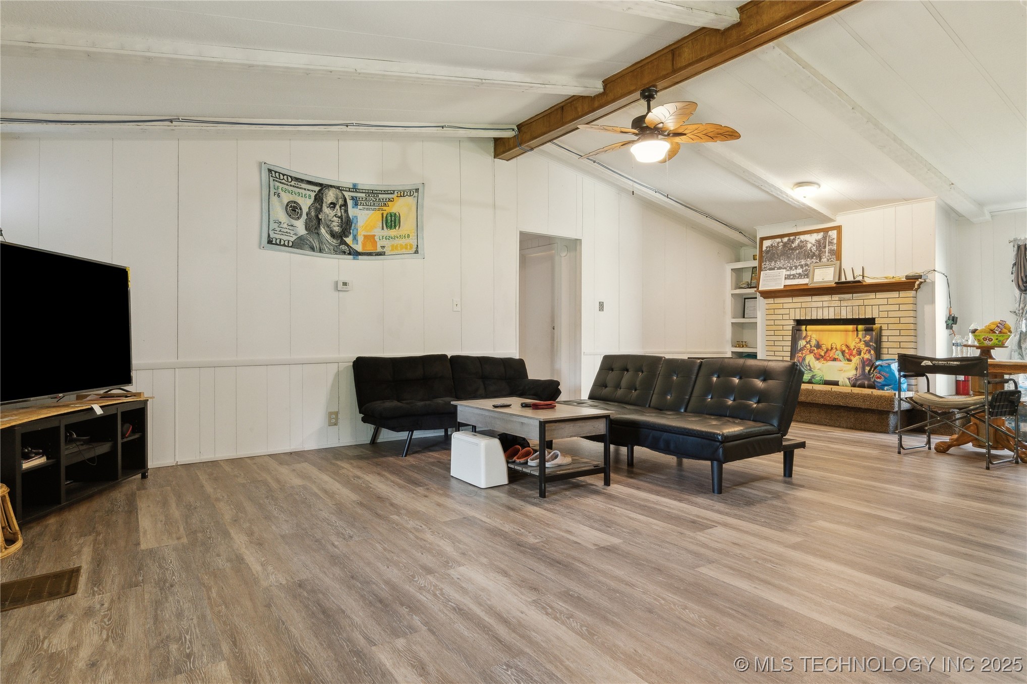 8683 N 436 Road Property Photo 5