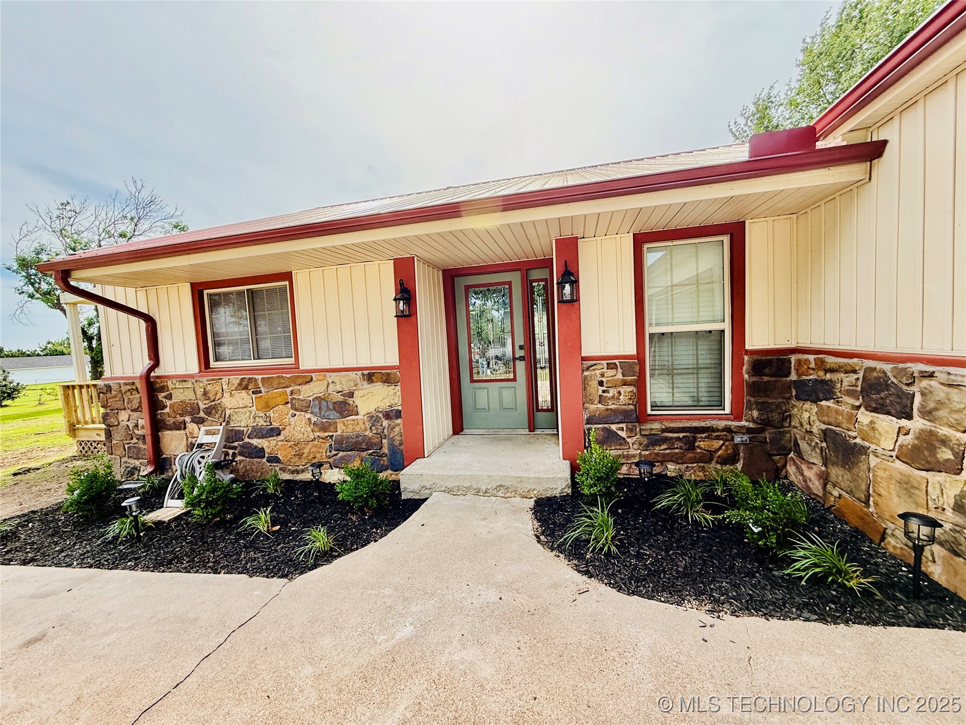 237 Hamilton Property Photo 1