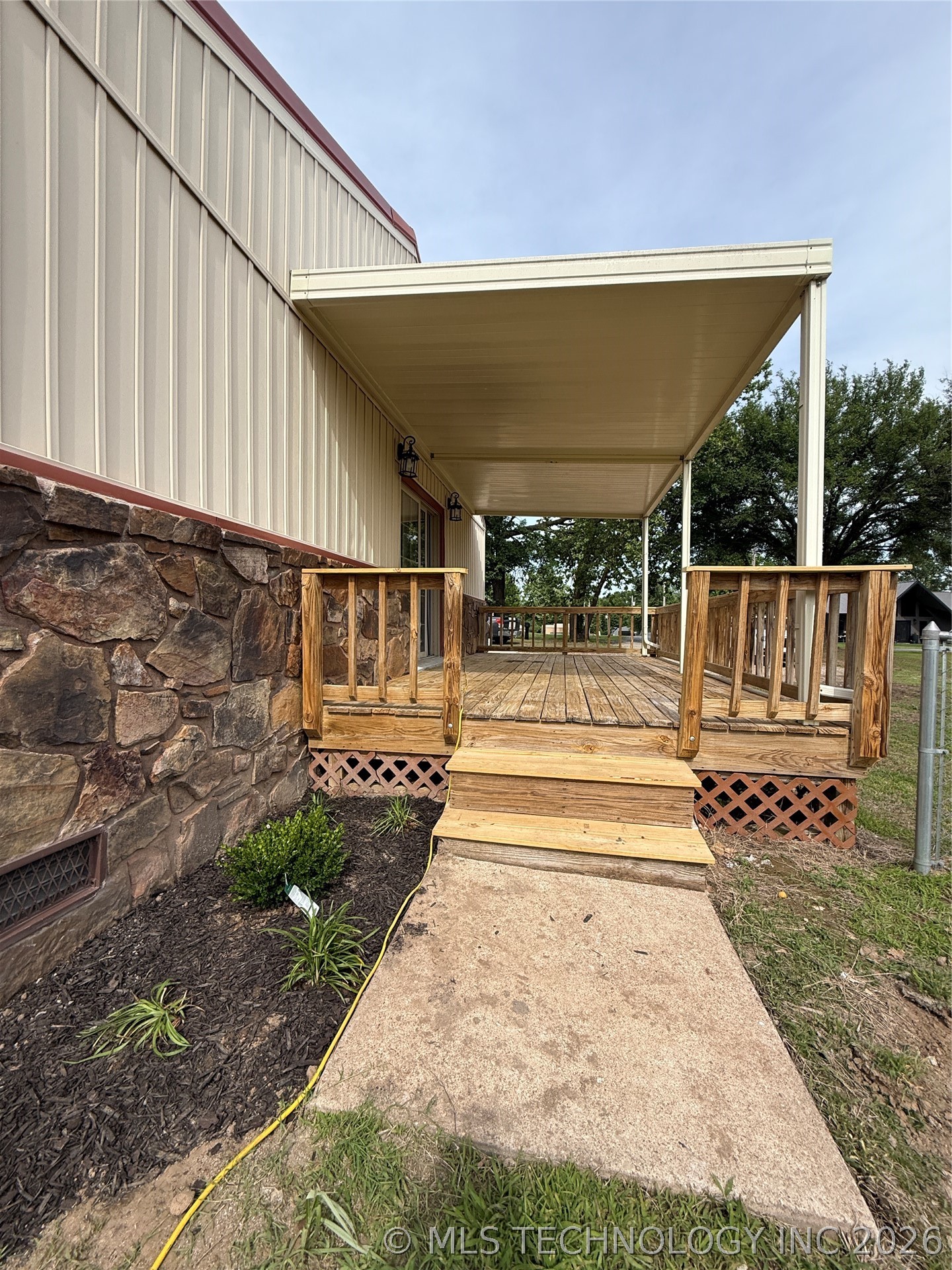 237 Hamilton Property Photo 8