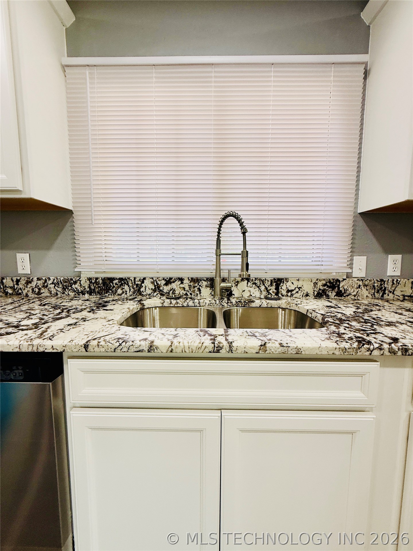 237 Hamilton Property Photo 30