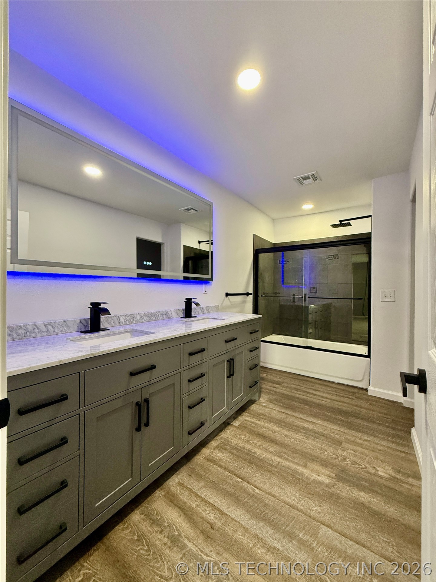 237 Hamilton Property Photo 36