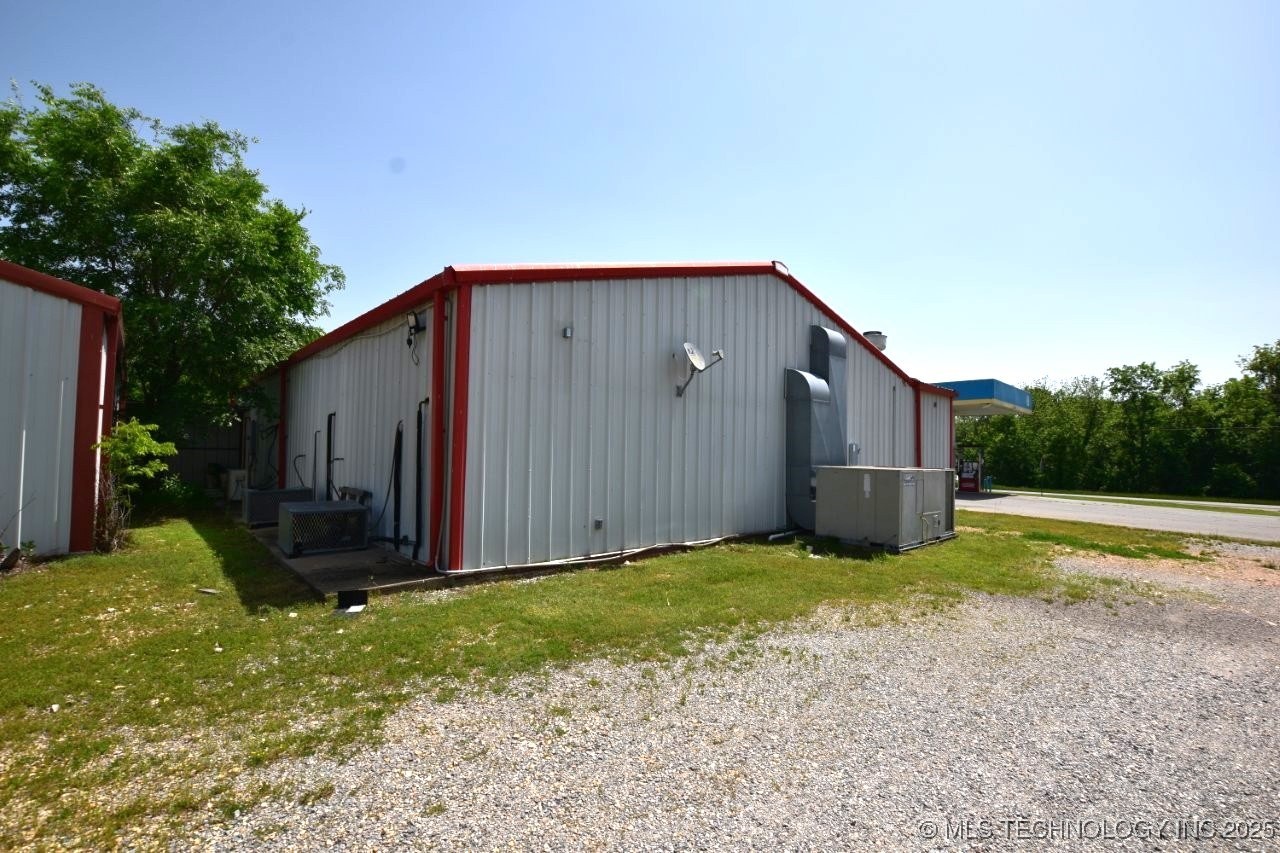 75174 Hwy 59 Property Photo 10