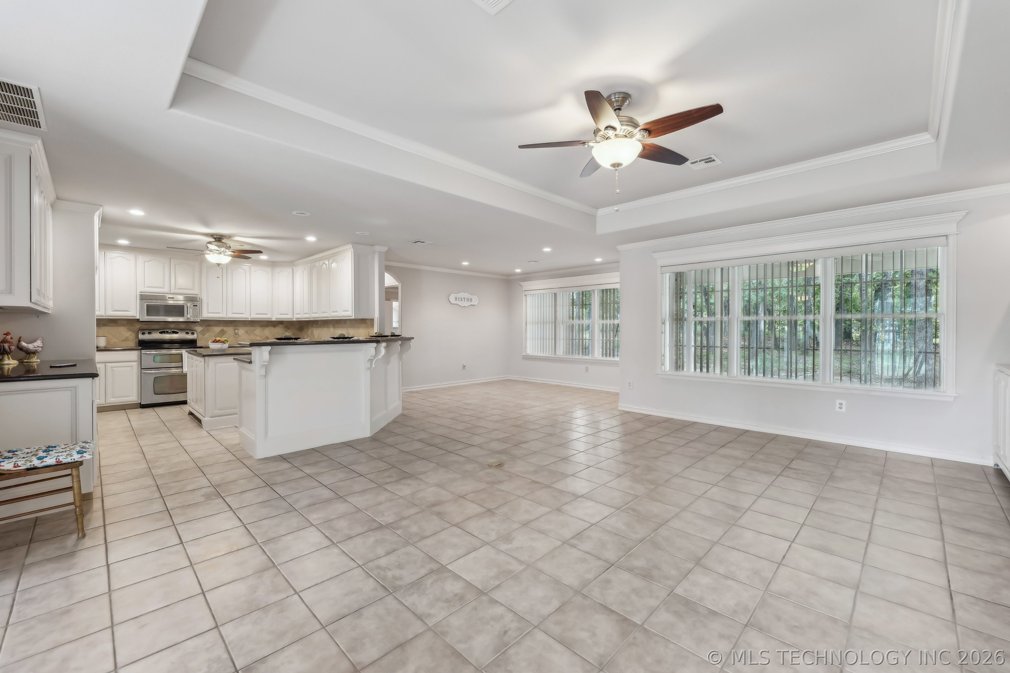 370463 E 5750 Road Property Photo 6