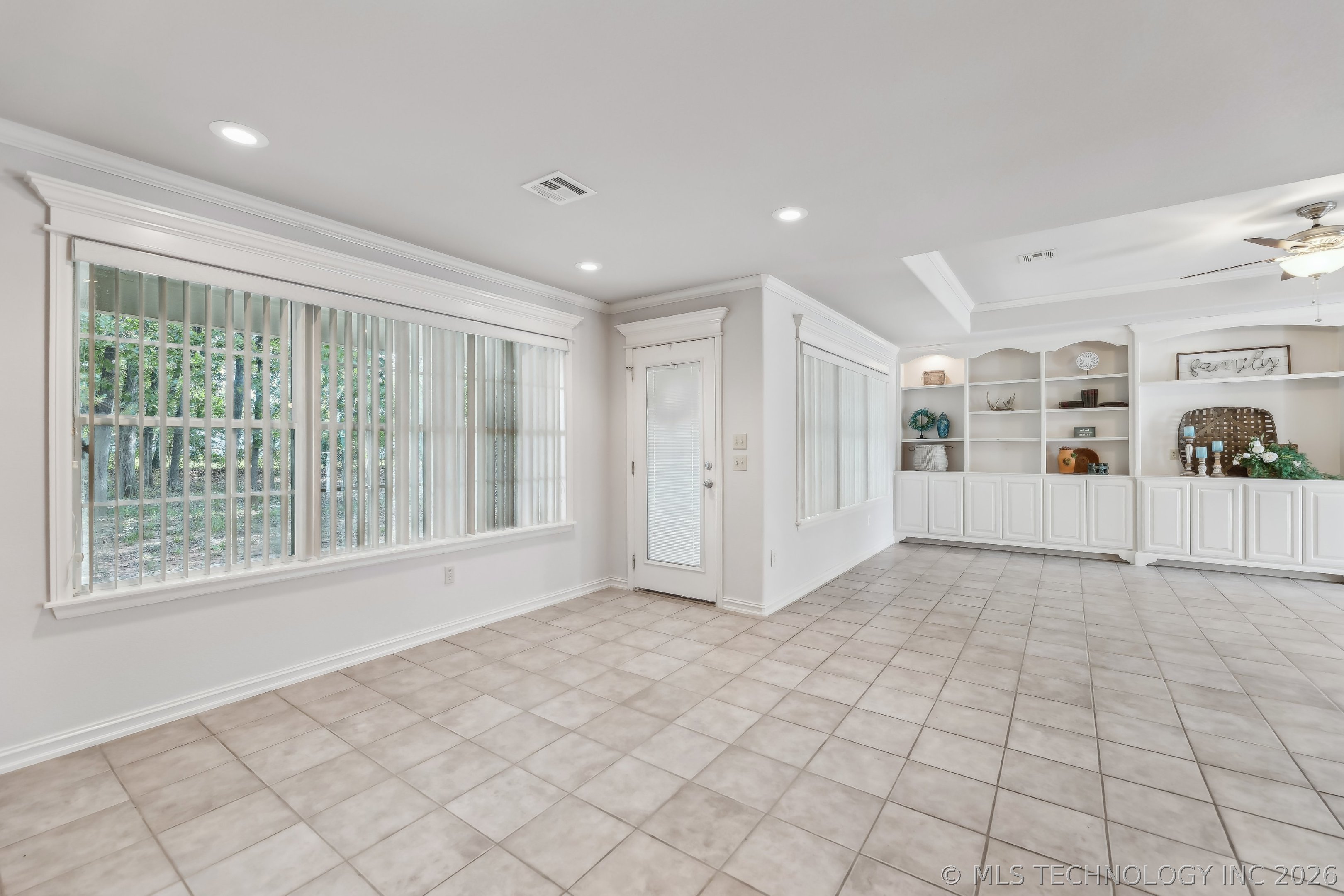 370463 E 5750 Road Property Photo 8