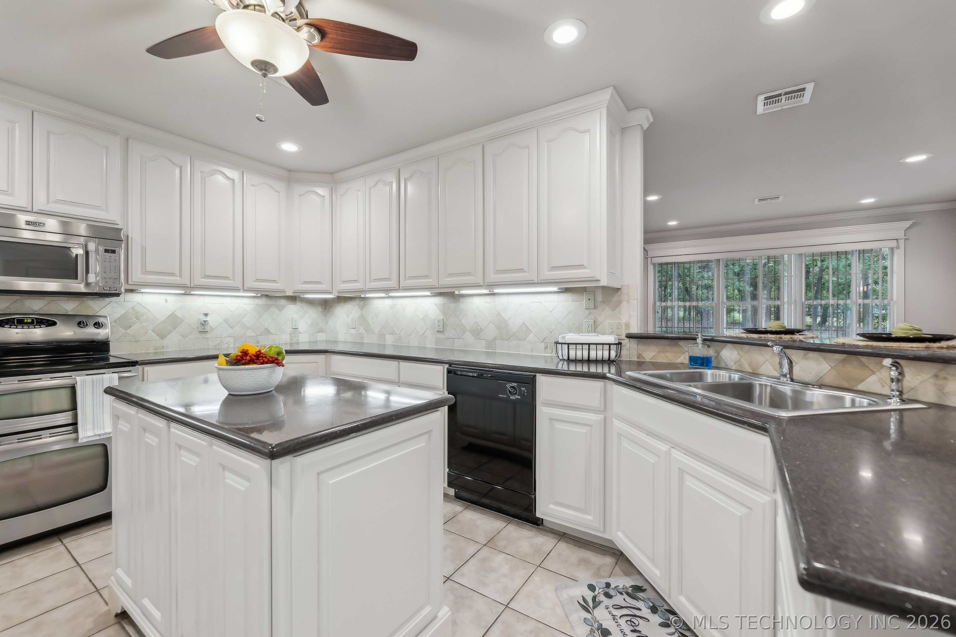 370463 E 5750 Road Property Photo 12