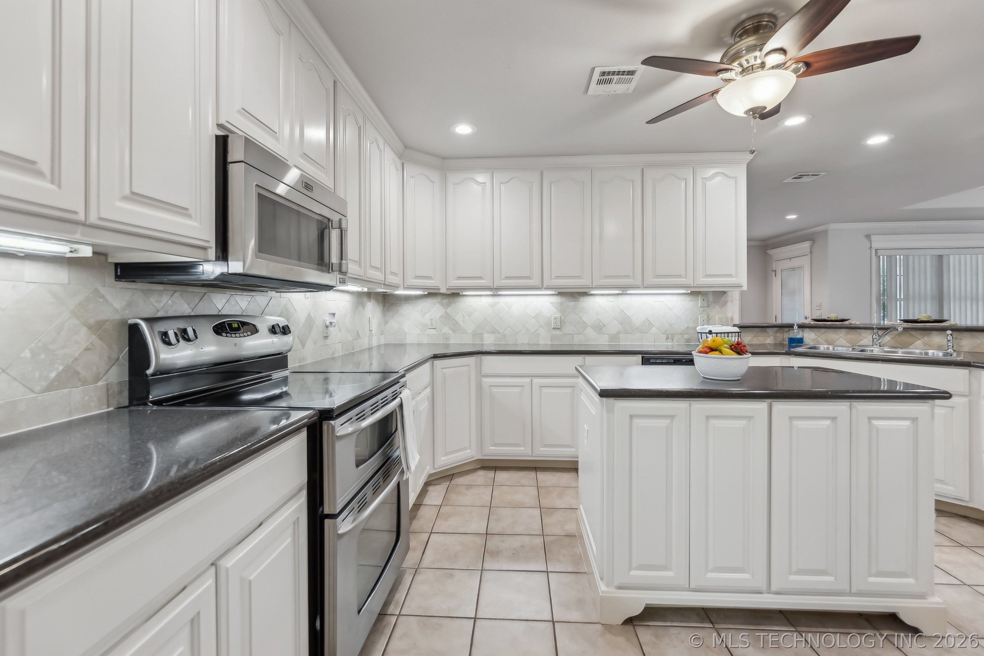 370463 E 5750 Road Property Photo 13