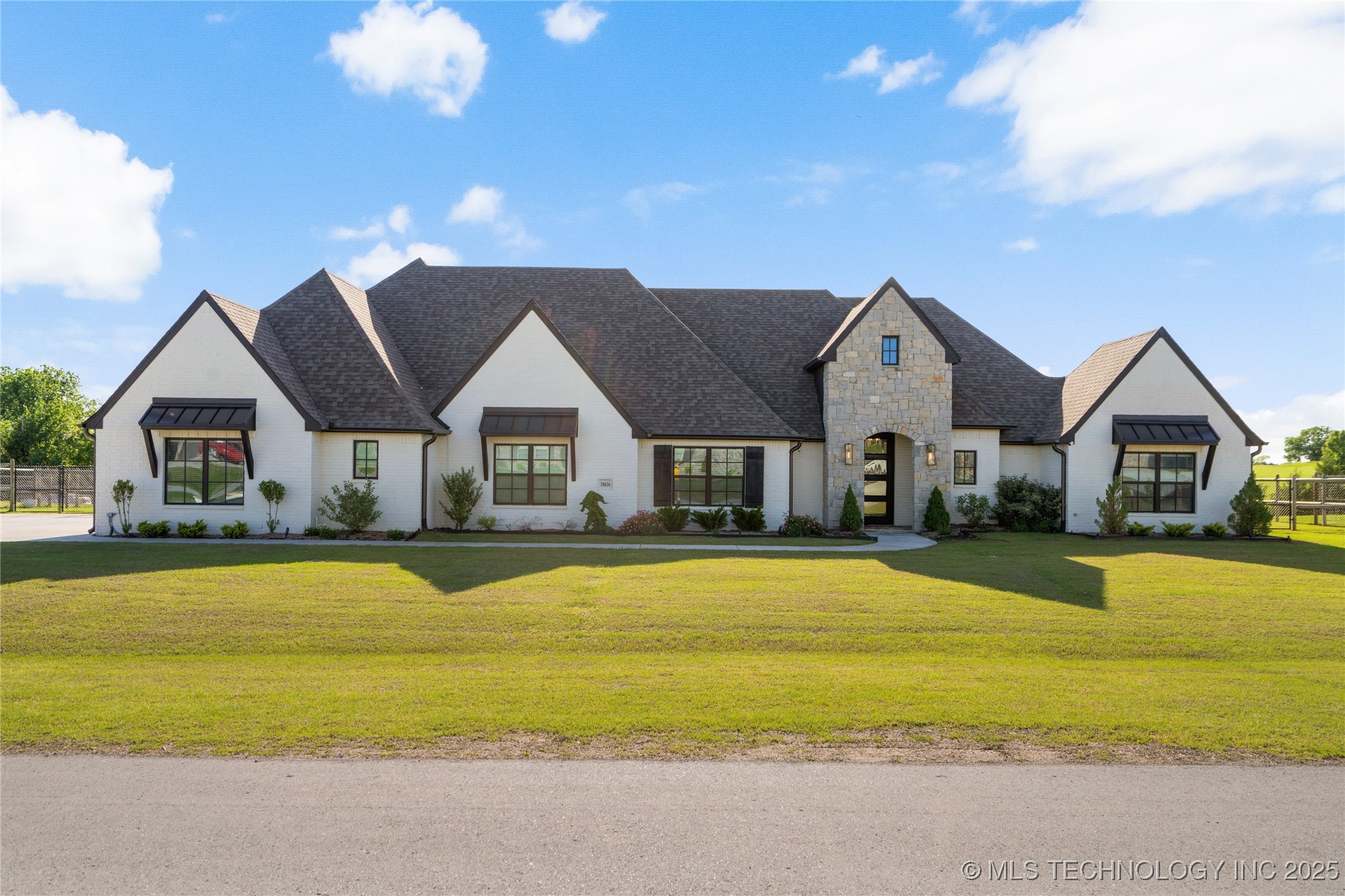 10616 N 81st East Place Property Photo 1