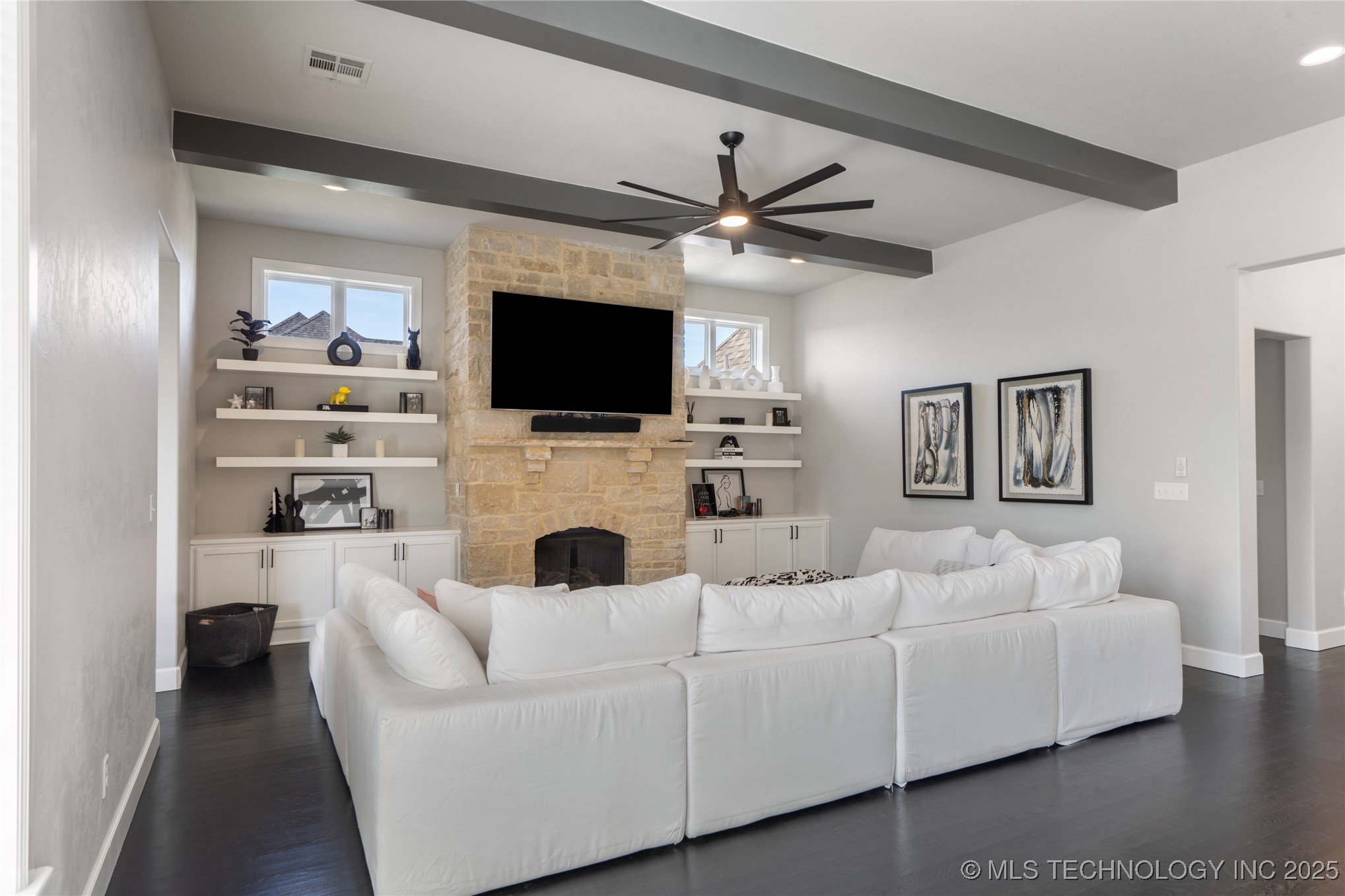 10616 N 81st East Place Property Photo 7