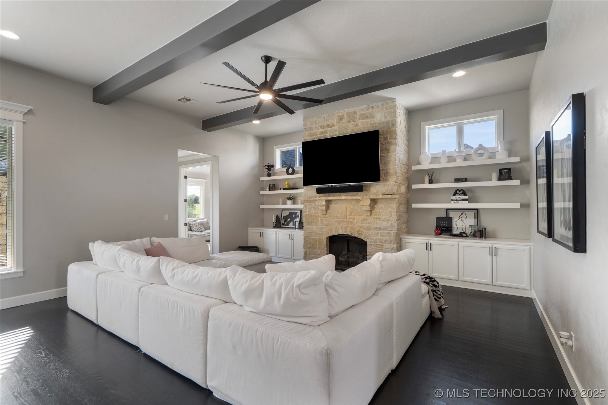 10616 N 81st East Place Property Photo 9