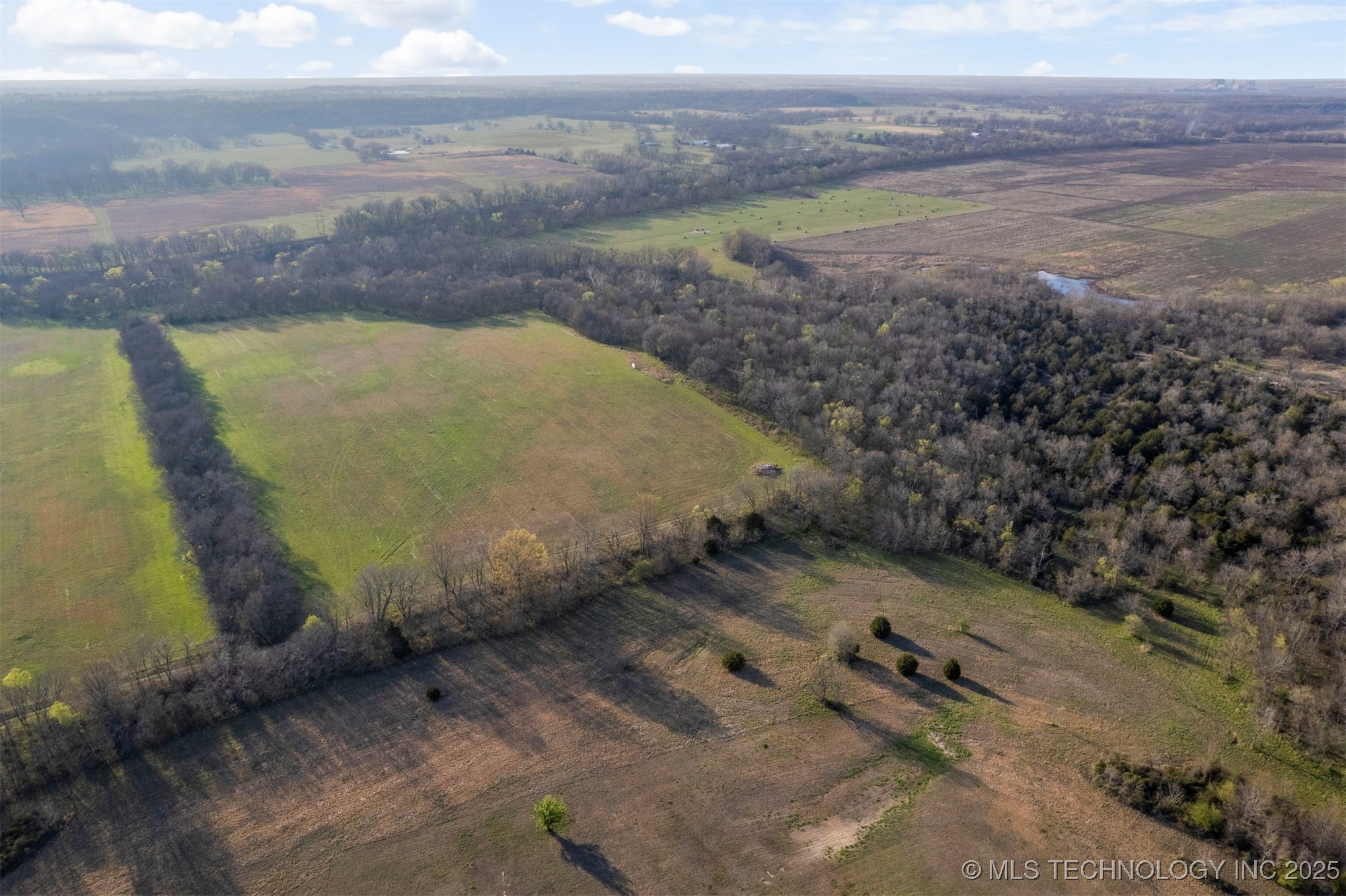 E 450 Road Property Photo 4