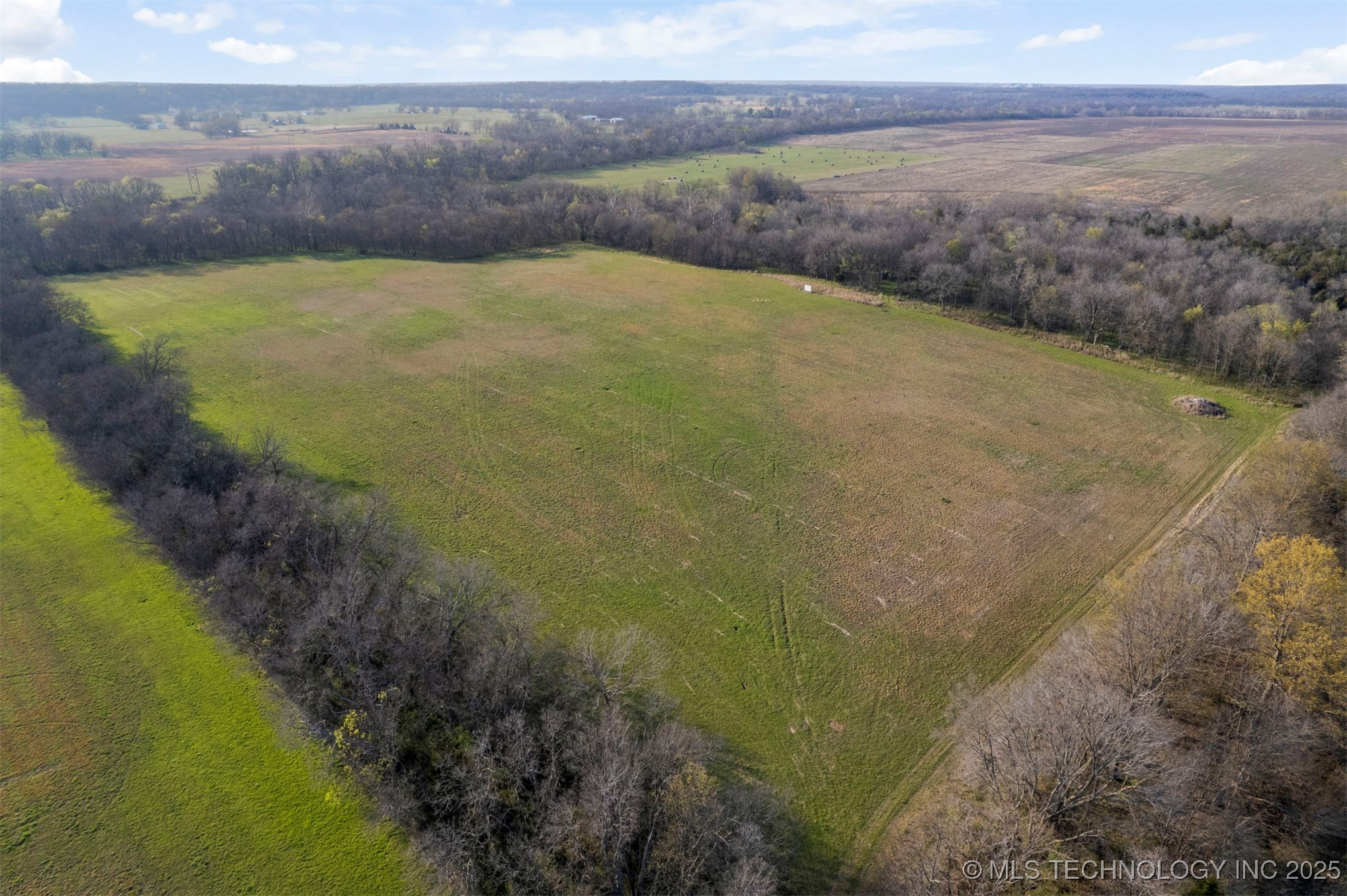 E 450 Road Property Photo 7