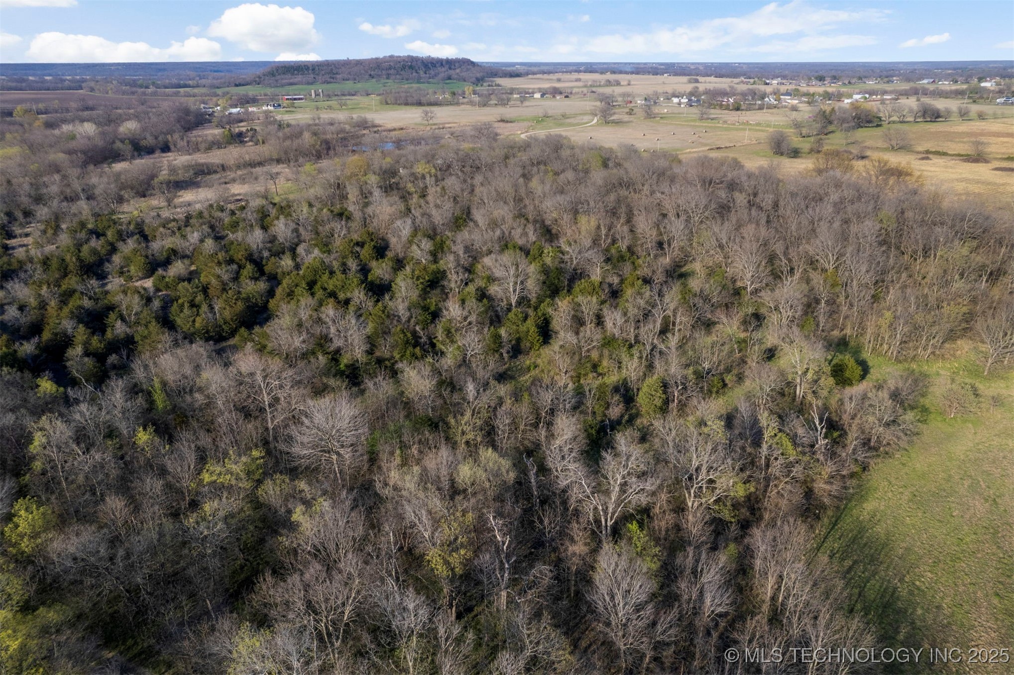 E 450 Road Property Photo 8