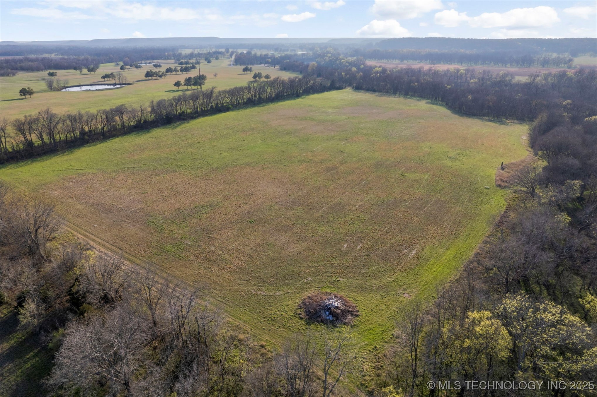 E 450 Road Property Photo 9