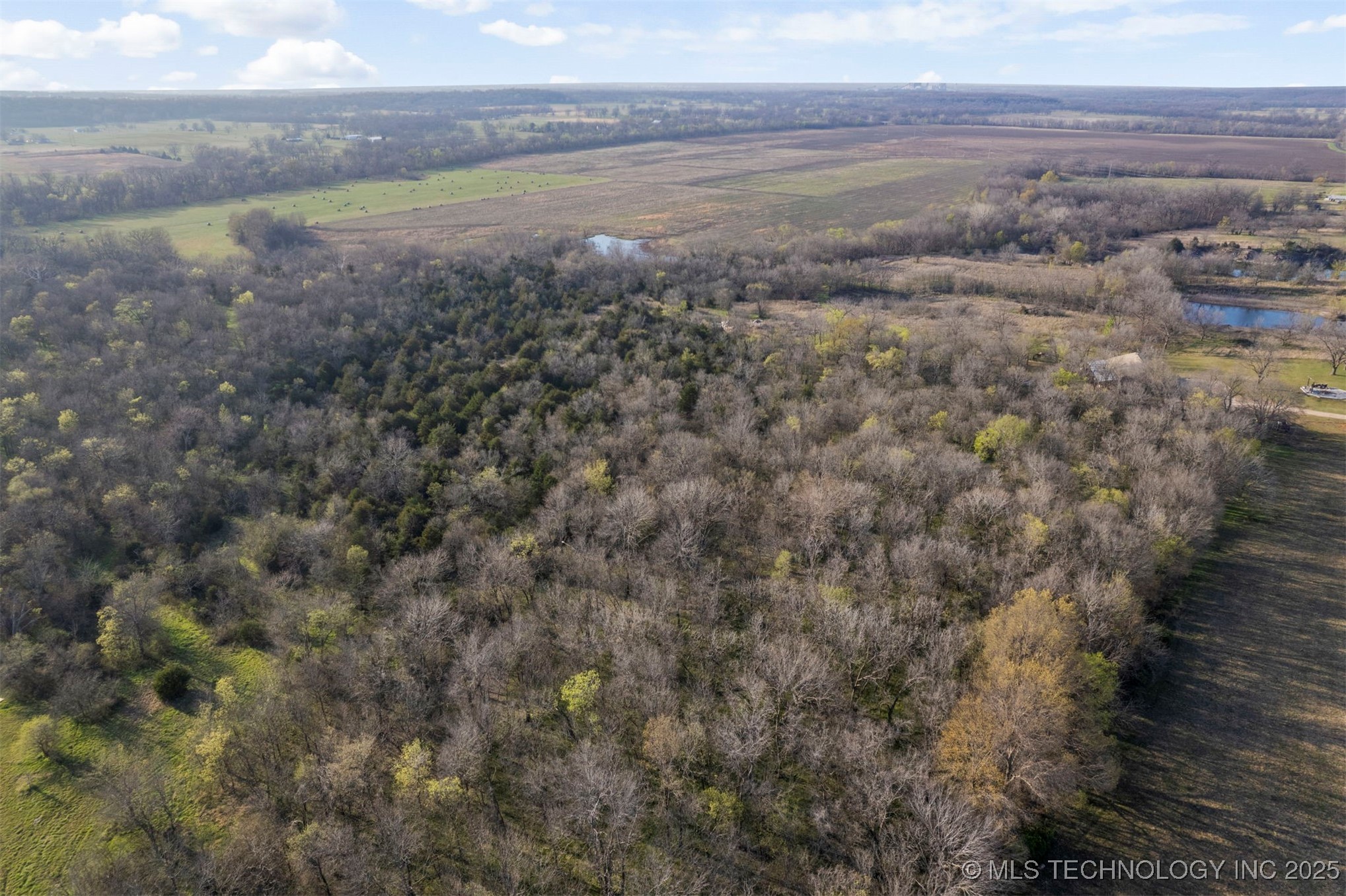 E 450 Road Property Photo 10