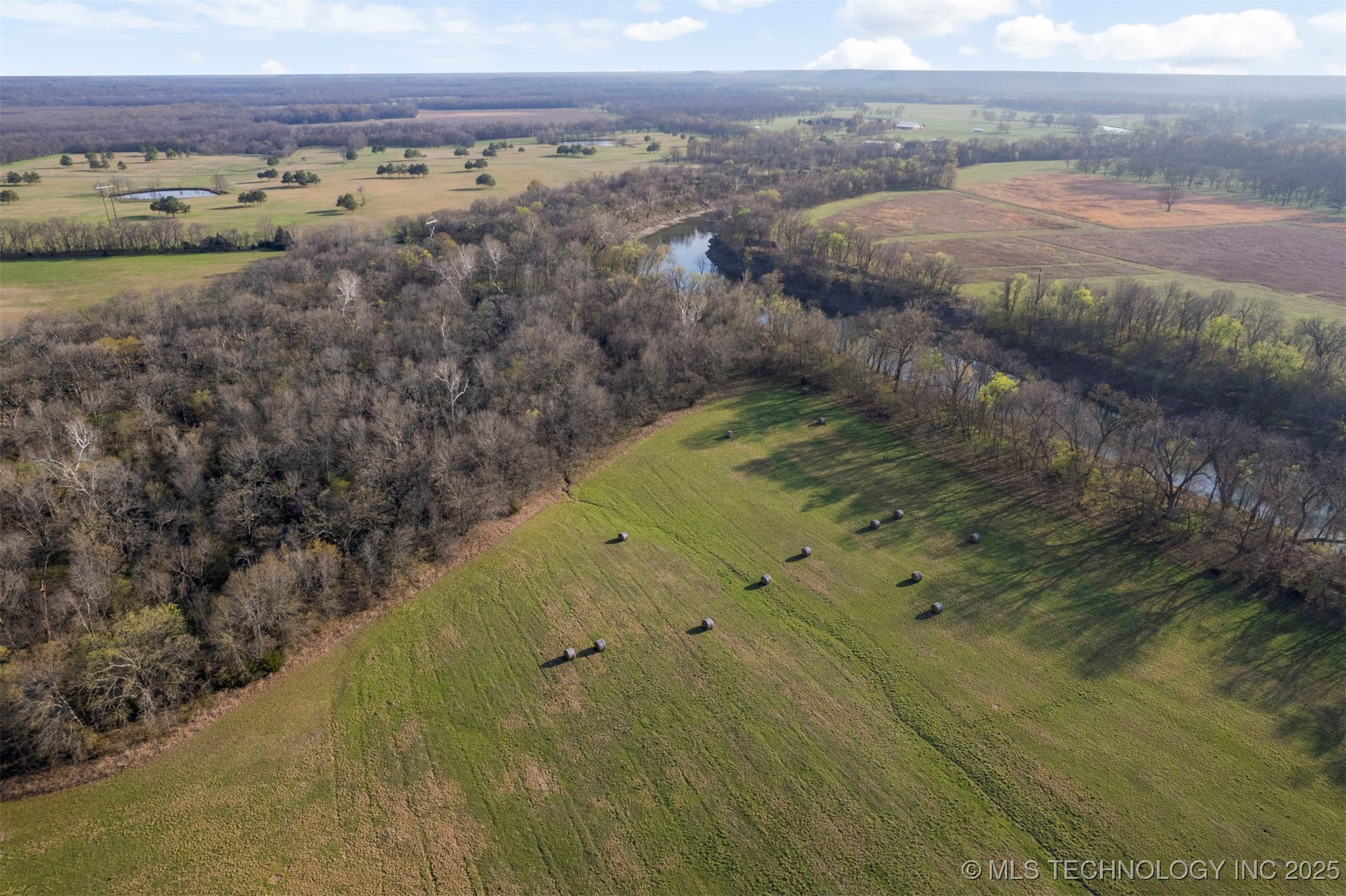 E 450 Road Property Photo 14