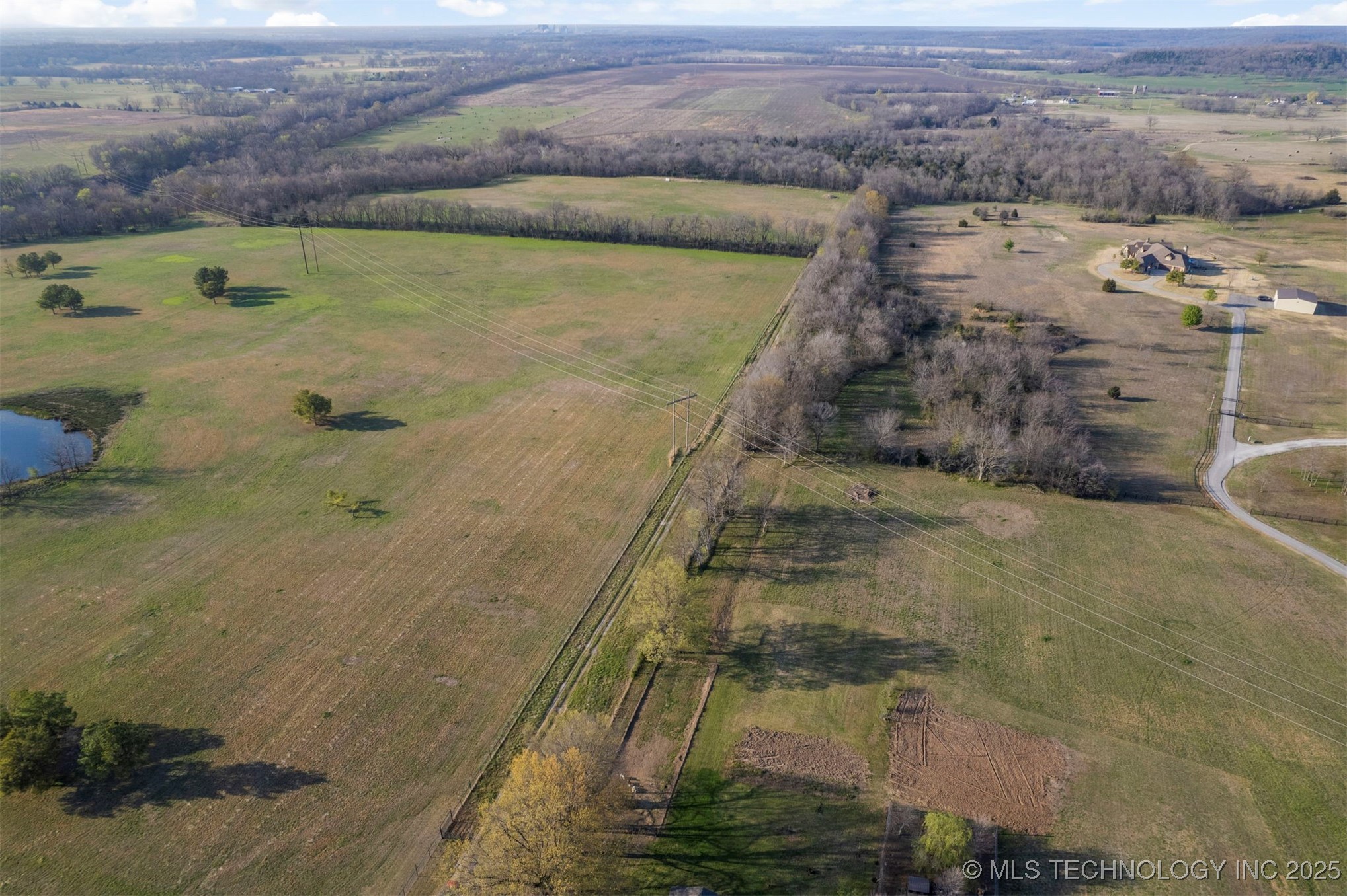 E 450 Road Property Photo 20