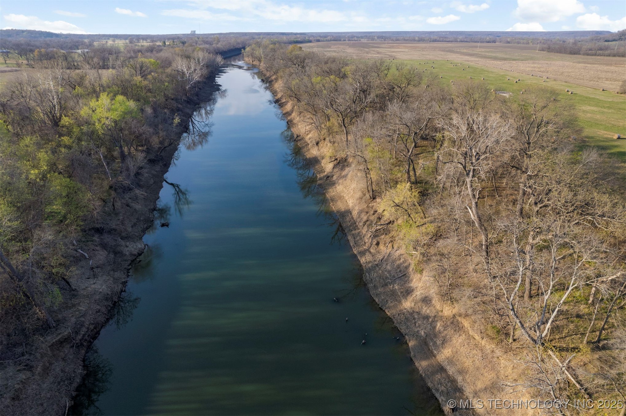 E 450 Road Property Photo 40