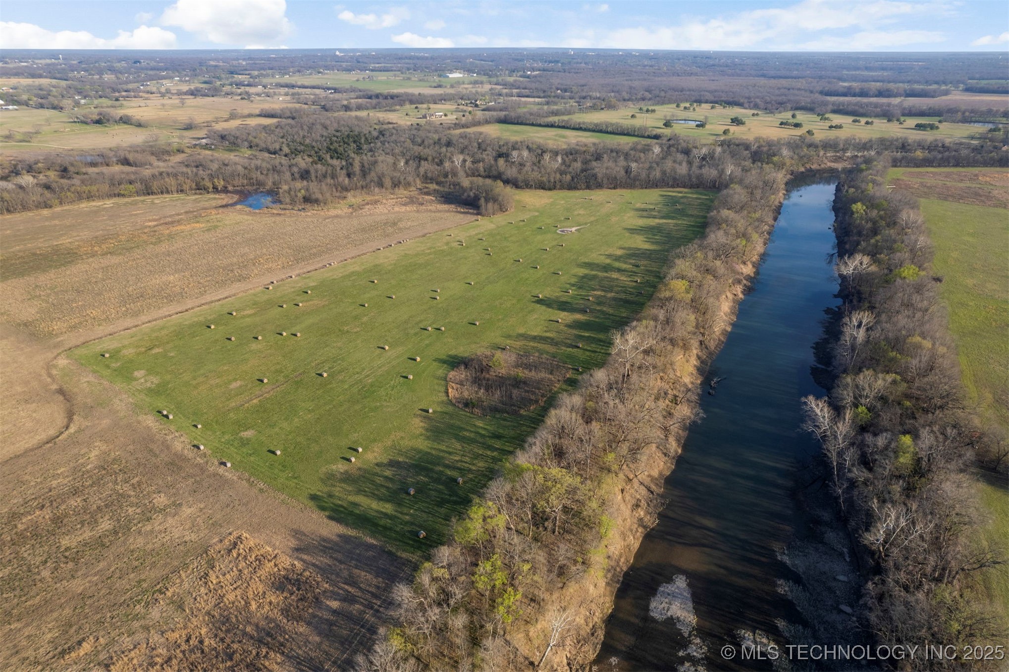 E 450 Road Property Photo 48