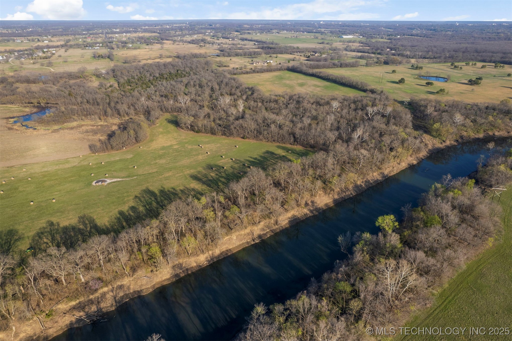 E 450 Road Property Photo 49