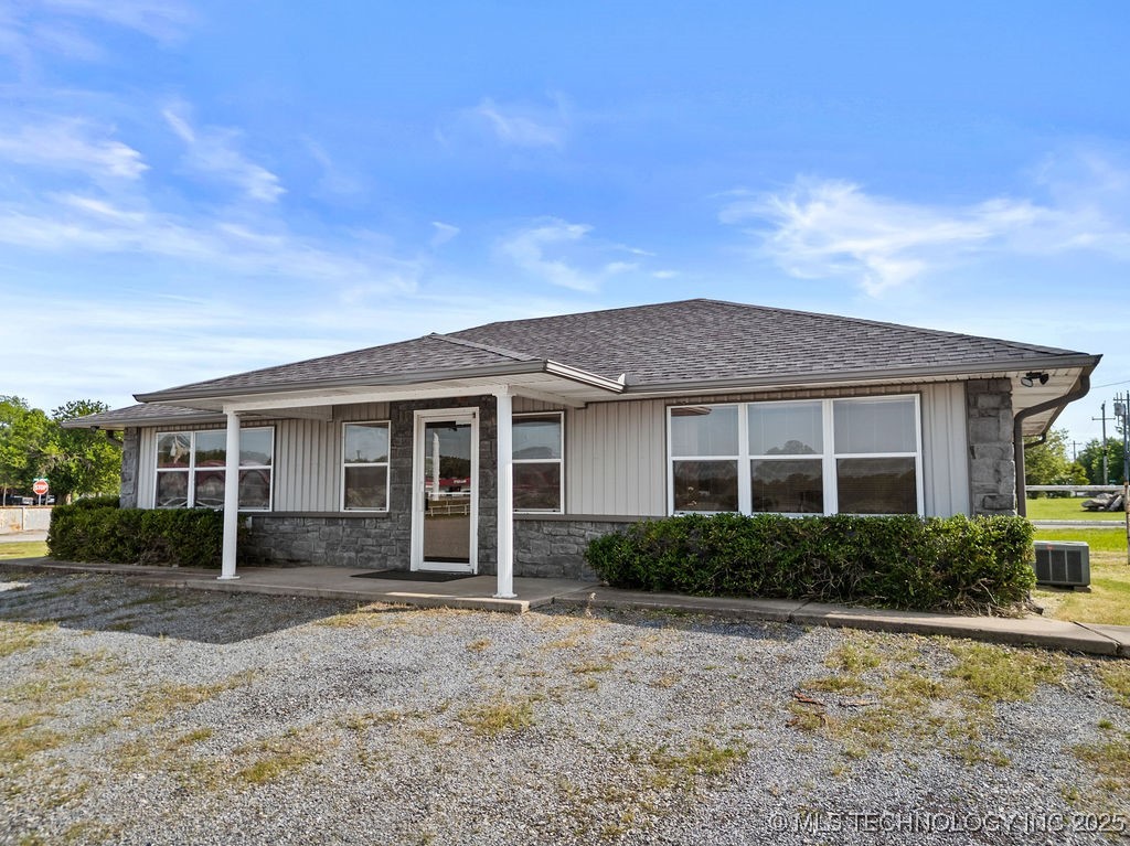 205 N Jefferson Property Photo 11