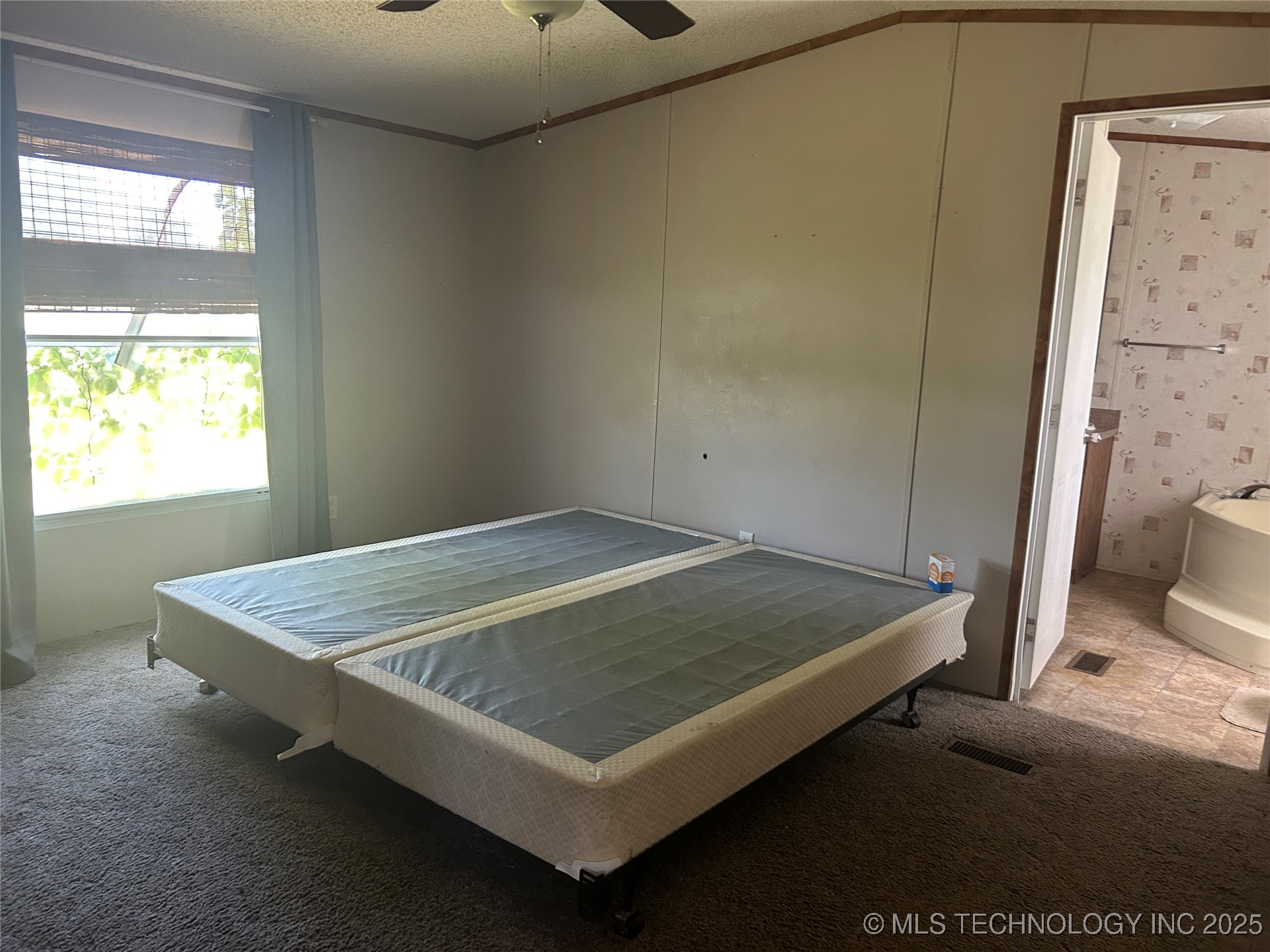 9377 E 323 Street Property Photo 4