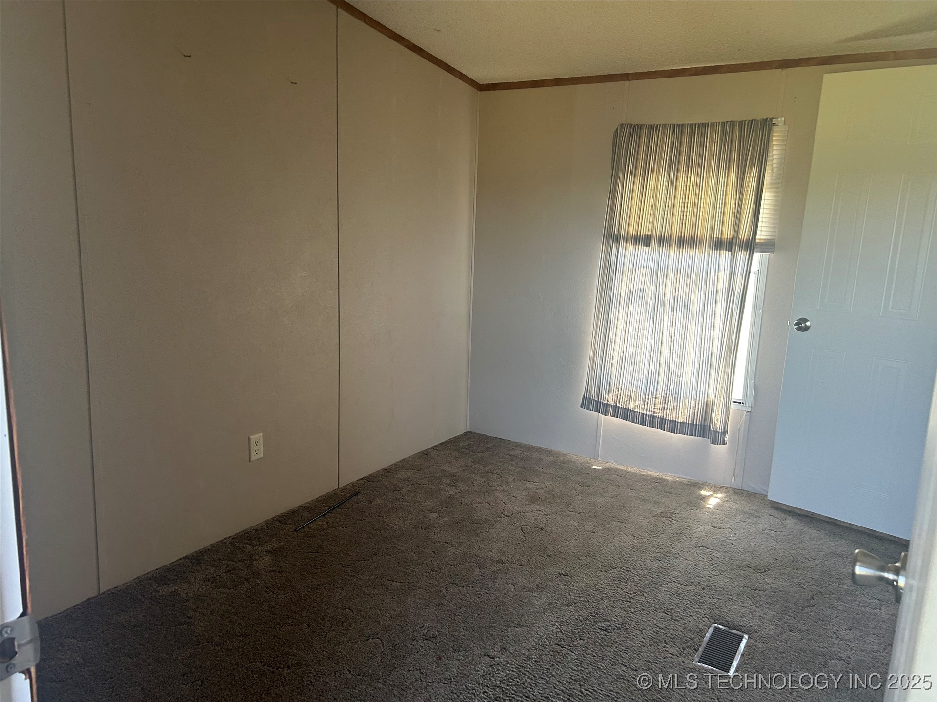 9377 E 323 Street Property Photo 7