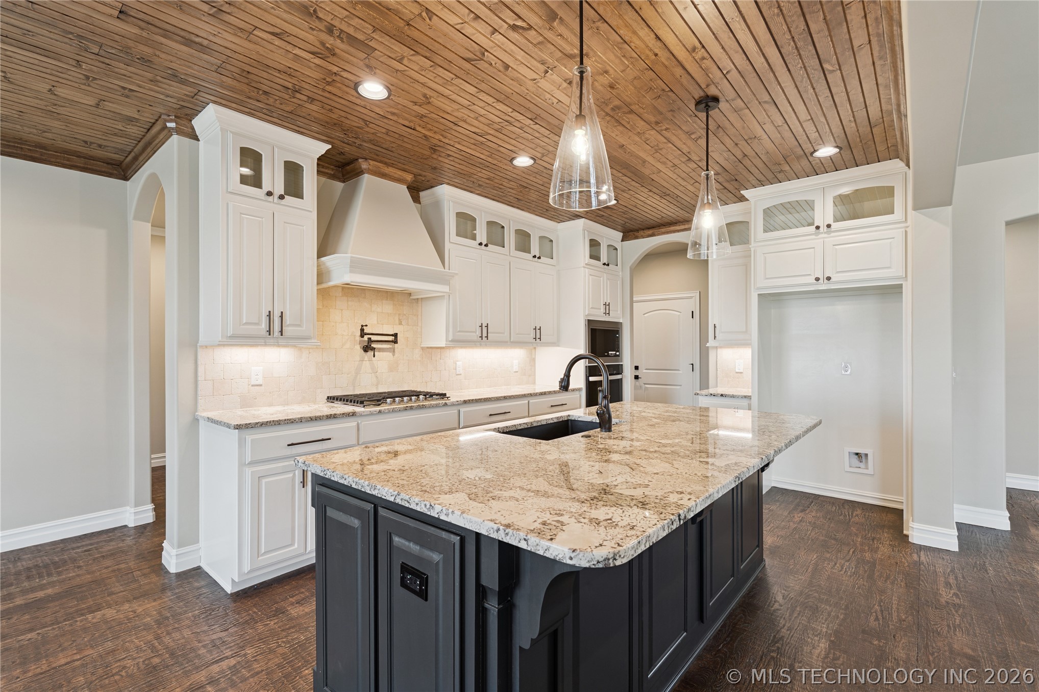 10924 N 81st East Place Property Photo 8