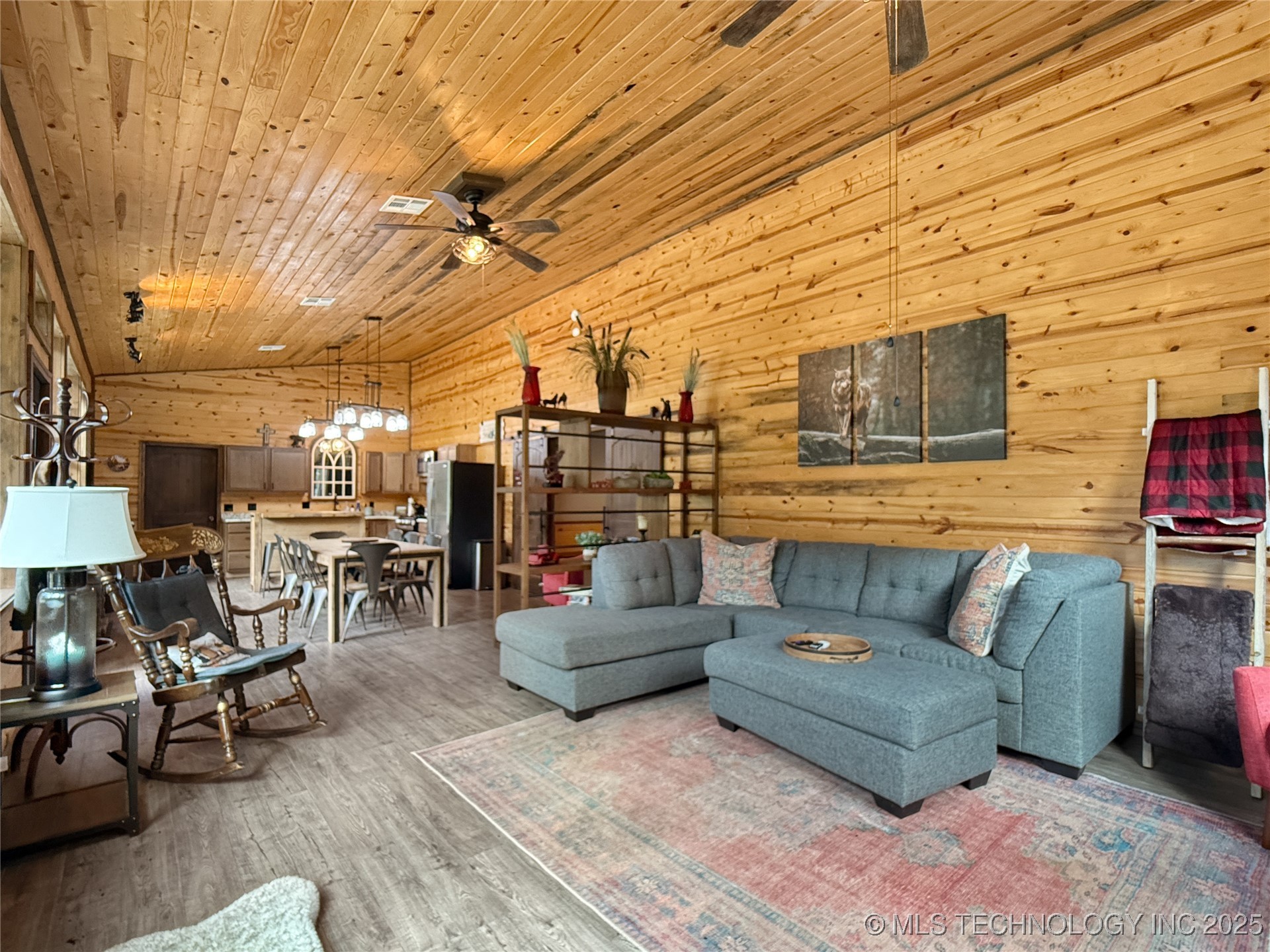 5077 N 384 Road Property Photo 5