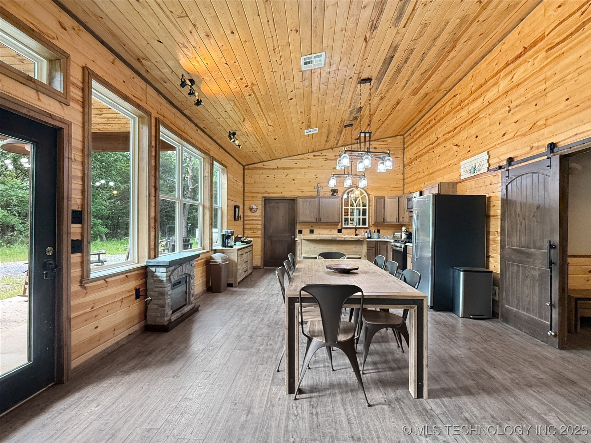 5077 N 384 Road Property Photo 9