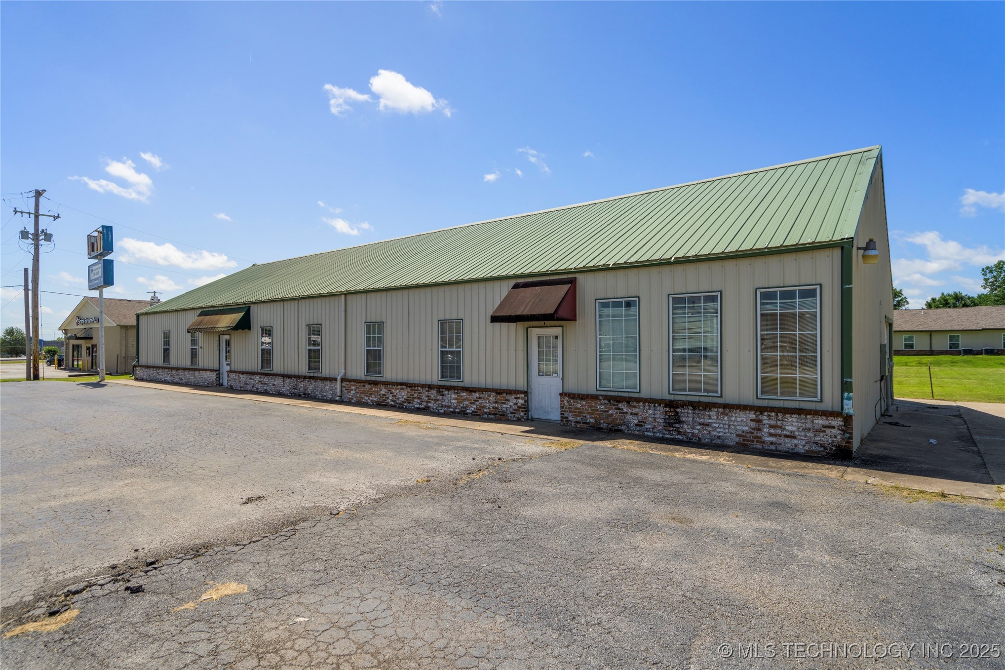 26400 E 111th Street S Property Photo 1