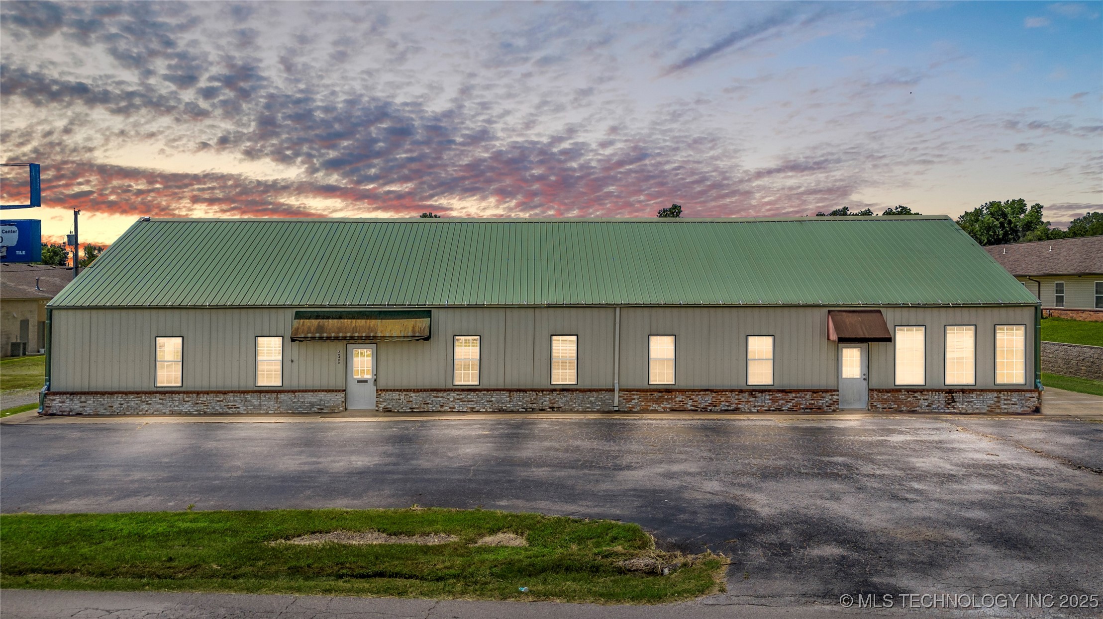 26400 E 111th Street S Property Photo 3