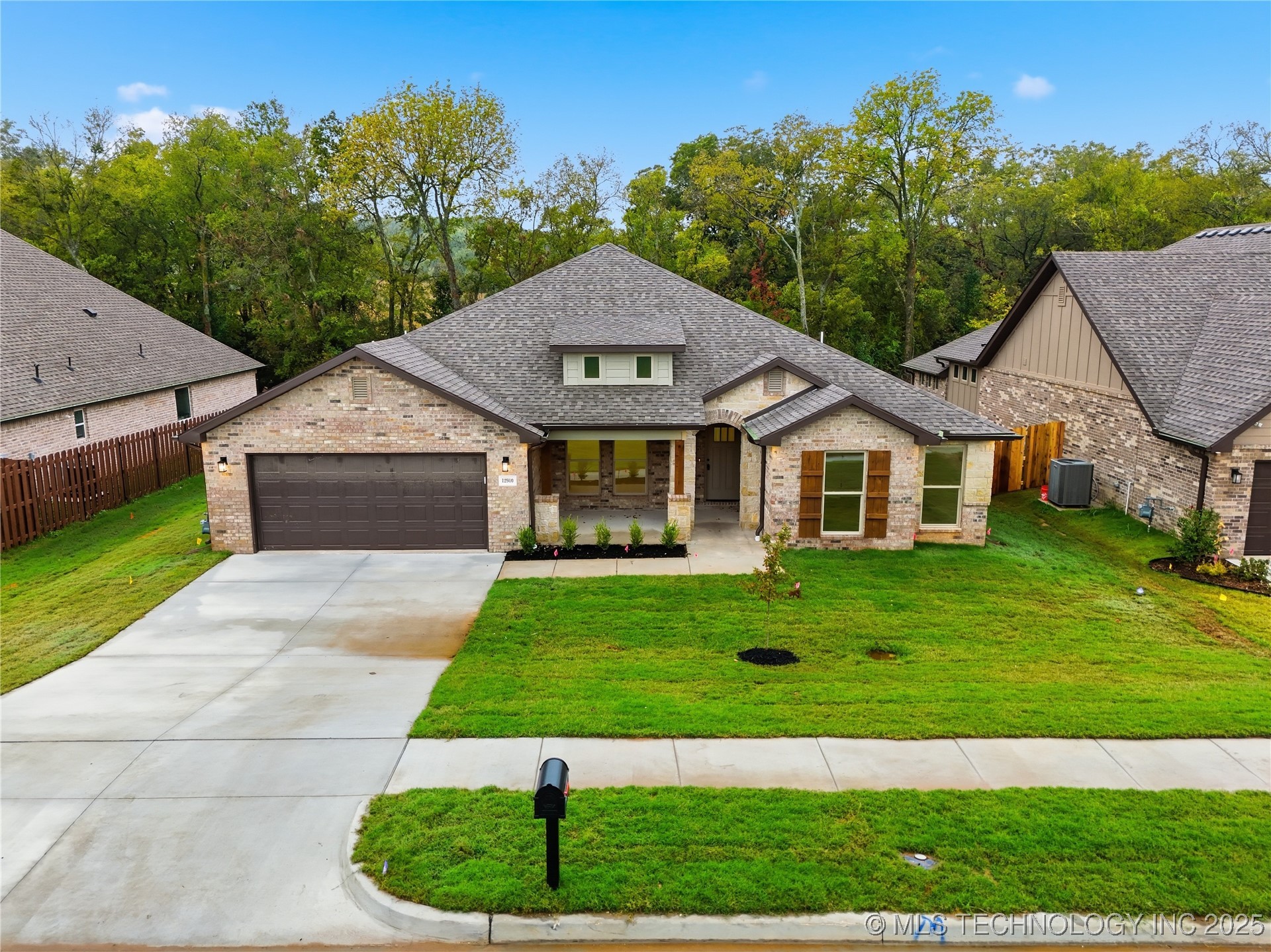 12910 S 20th Place E Property Photo 1