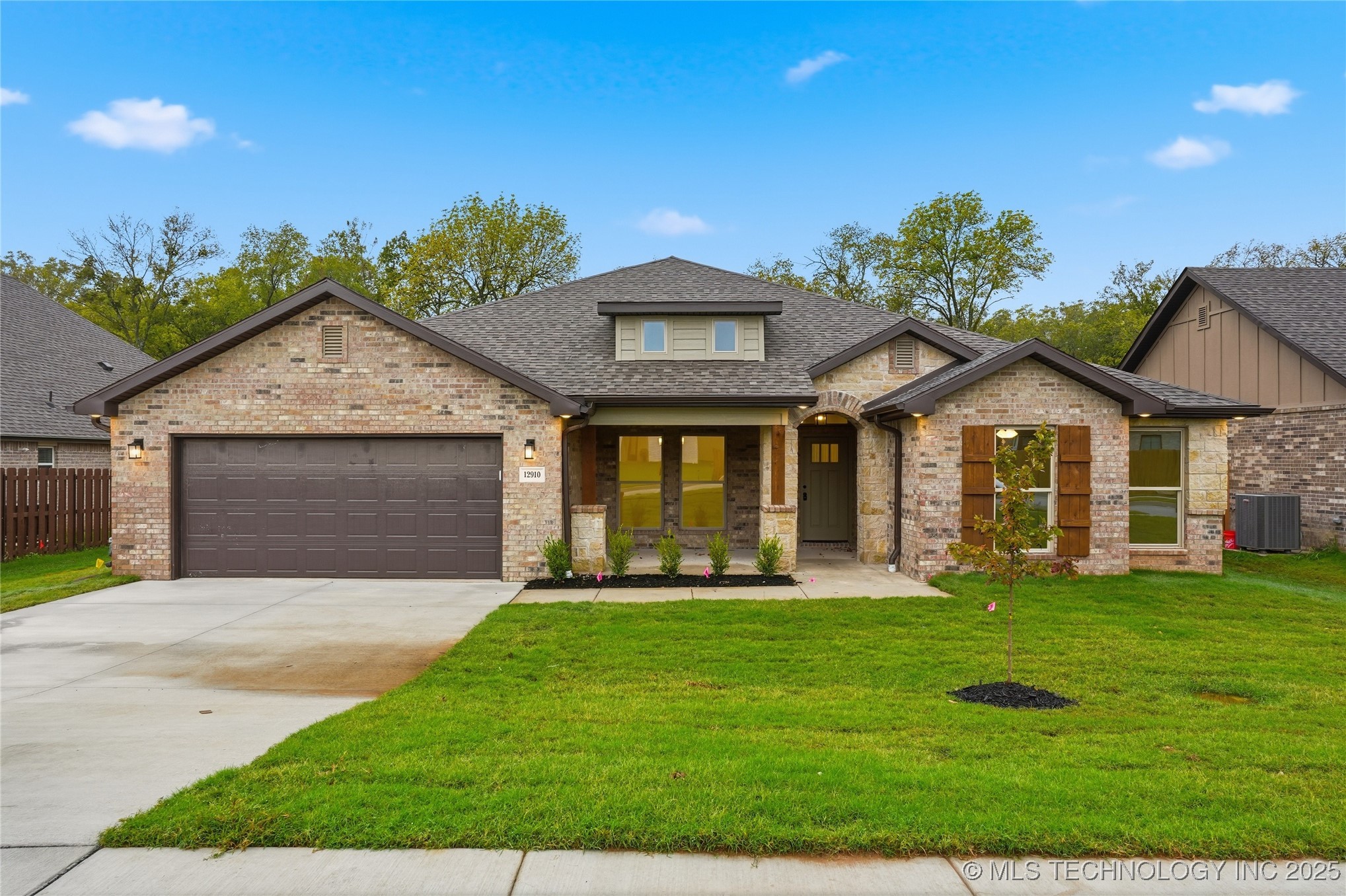 12910 S 20th Place E Property Photo 6