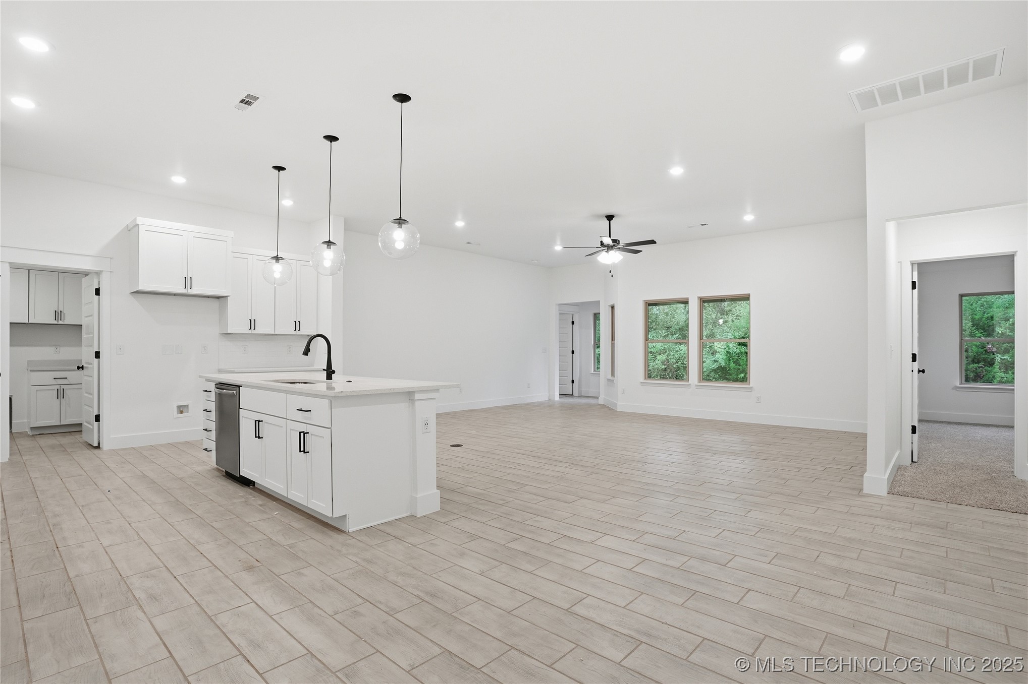 12910 S 20th Place E Property Photo 20